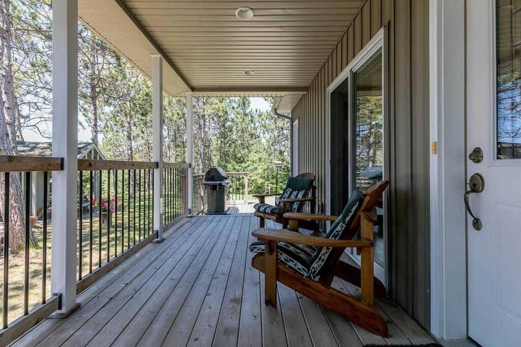 Cozy cottage on a private beach -Georgian Bay