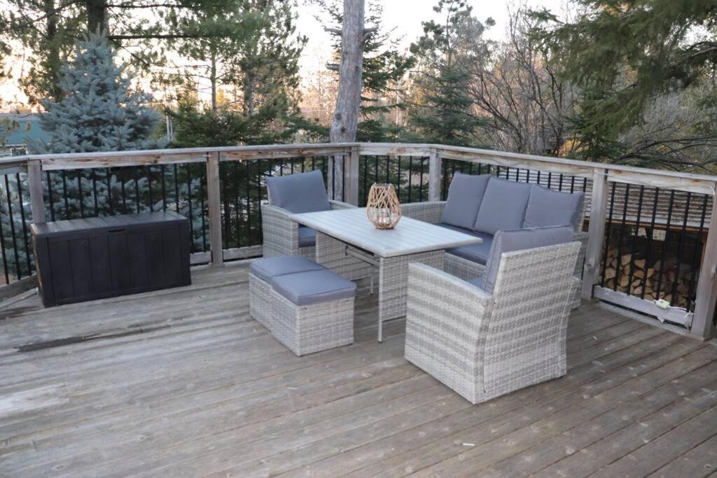 Cozy cottage on a private beach -Georgian Bay