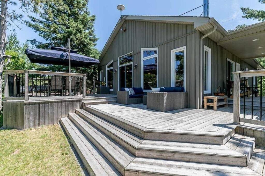 Cozy cottage on a private beach -Georgian Bay