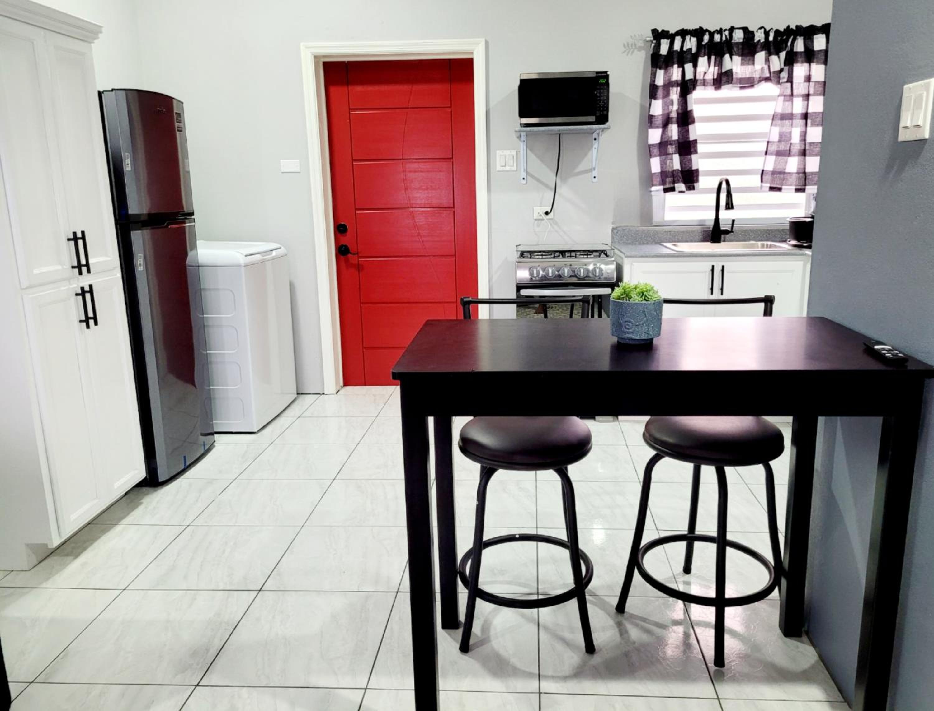 Rest Easy at Cunningham Suites 3 & 4 view 5