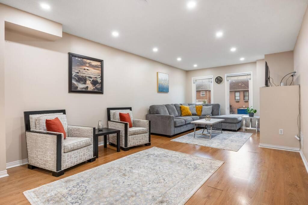 Cheerful Home, 4 Beds, Free Parking