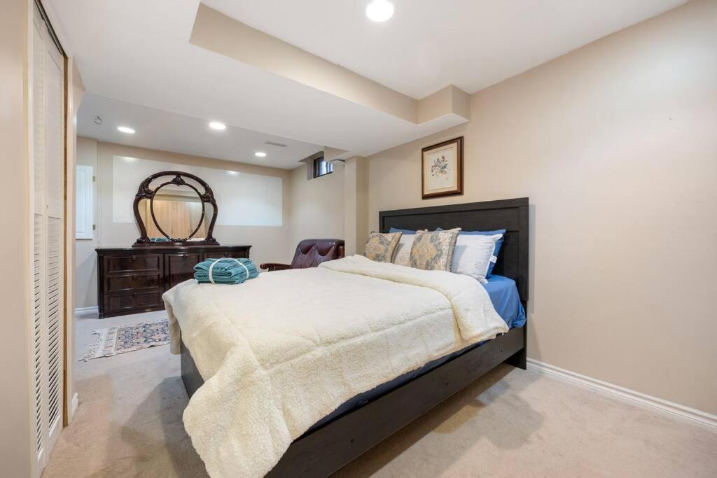 Cheerful Home, 4 Beds, Free Parking