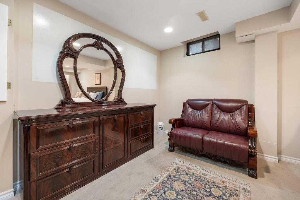 Cheerful Home, 4 Beds, Free Parking
