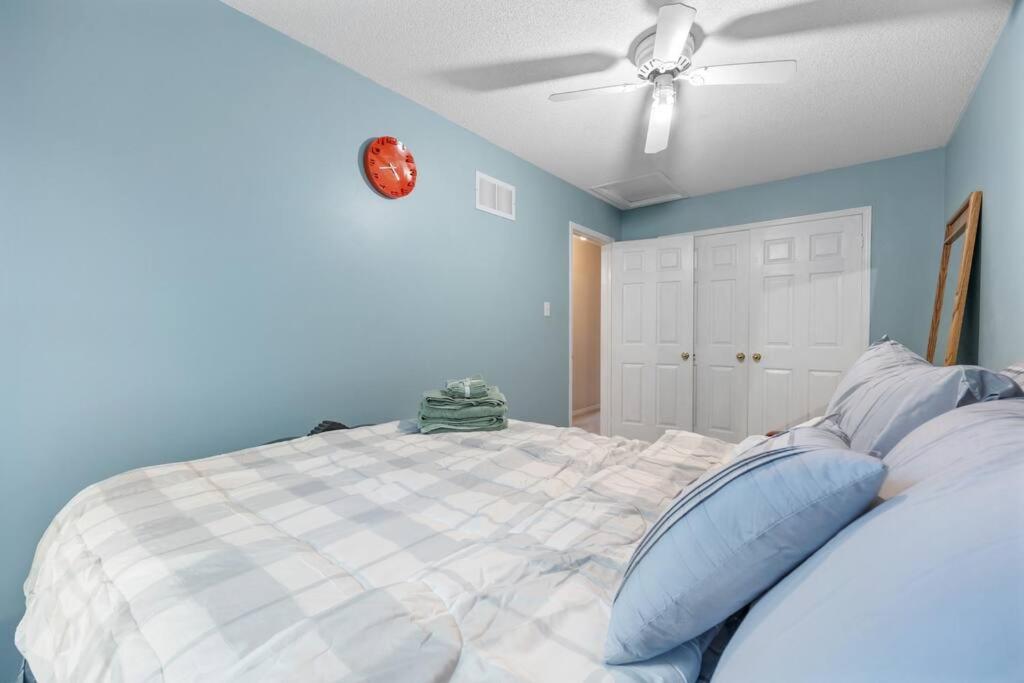 Cheerful Home, 4 Beds, Free Parking