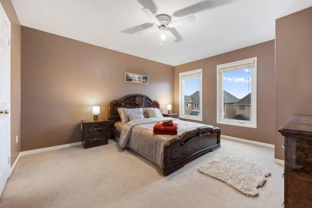 Cheerful Home, 4 Beds, Free Parking