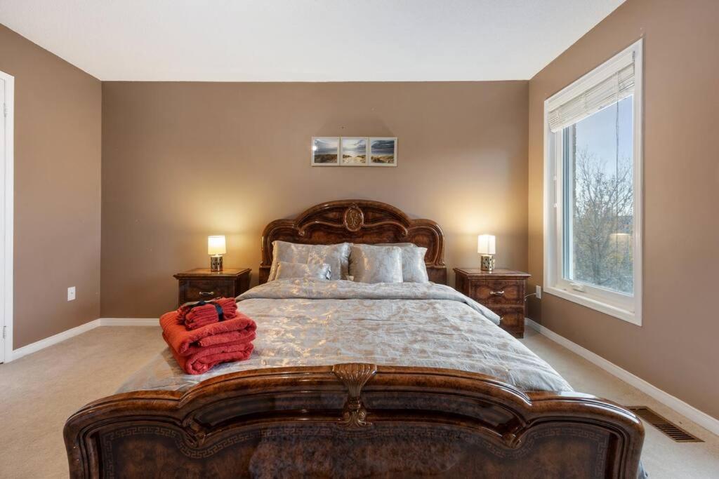 Cheerful Home, 4 Beds, Free Parking