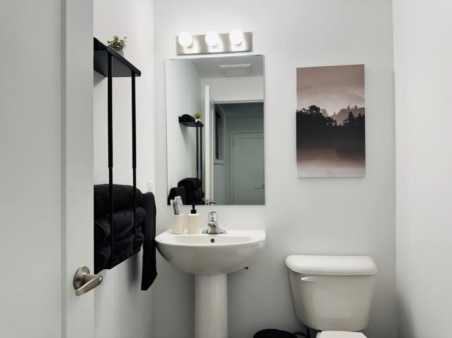 Luxury Stay Near Niagara Falls
