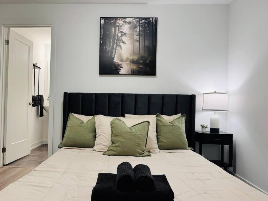 Luxury Stay Near Niagara Falls