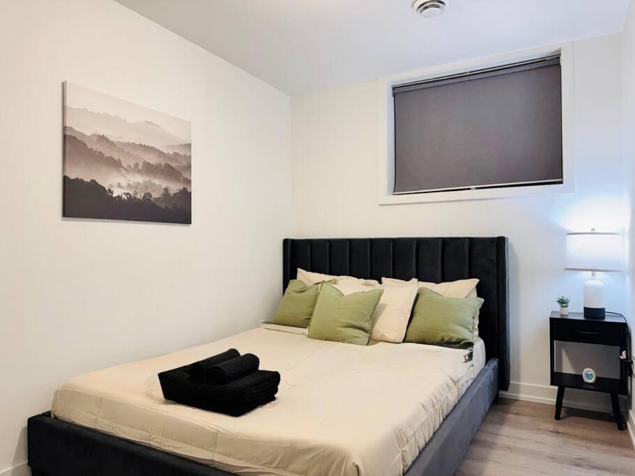 Luxury Stay Near Niagara Falls
