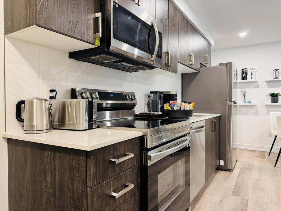 Luxury Stay Near Niagara Falls