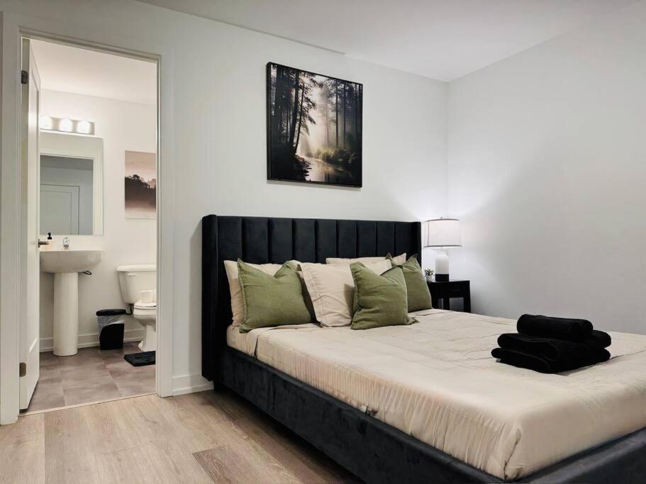 Luxury Stay Near Niagara Falls