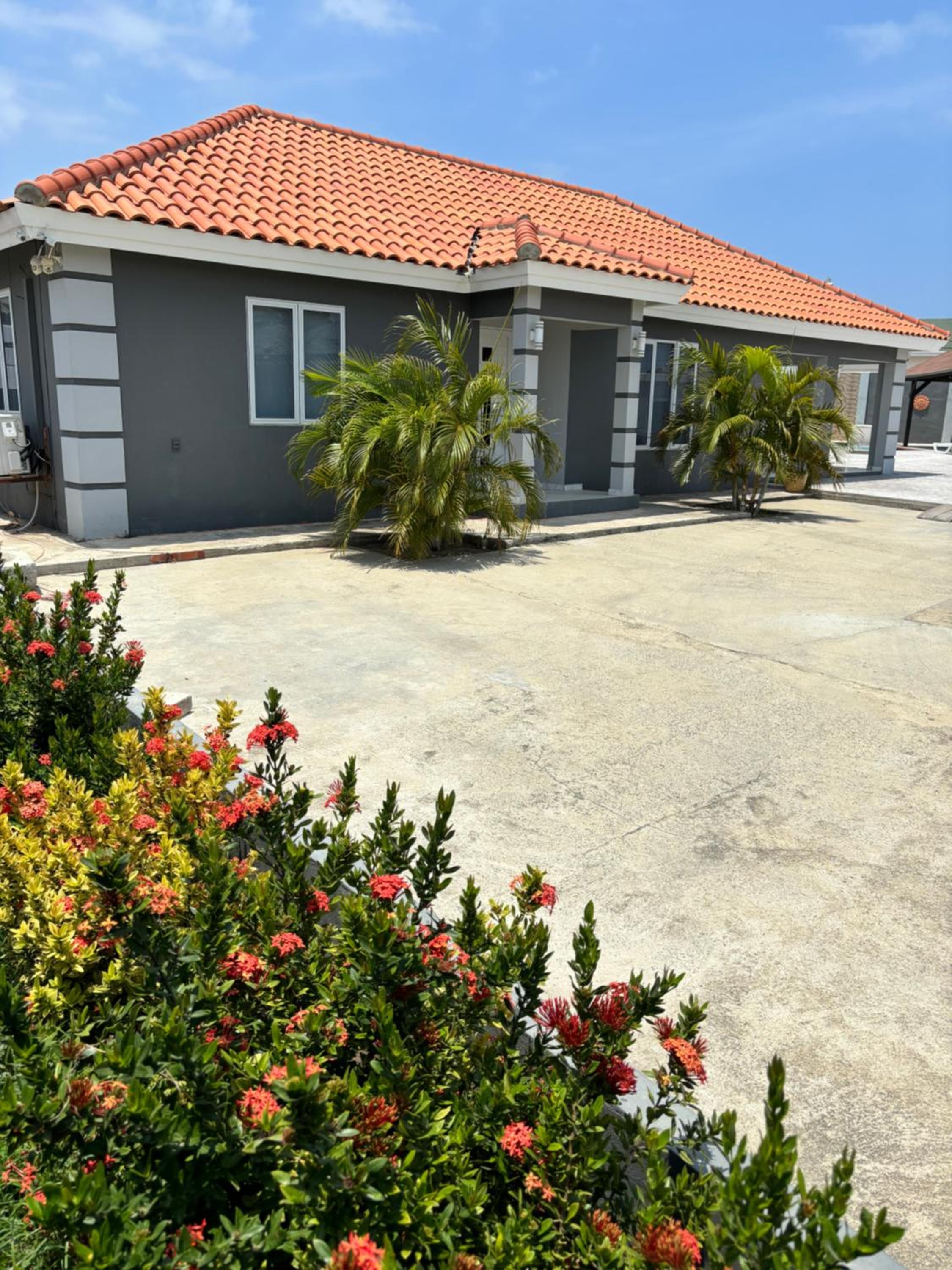 House with pool in Santa Cruz