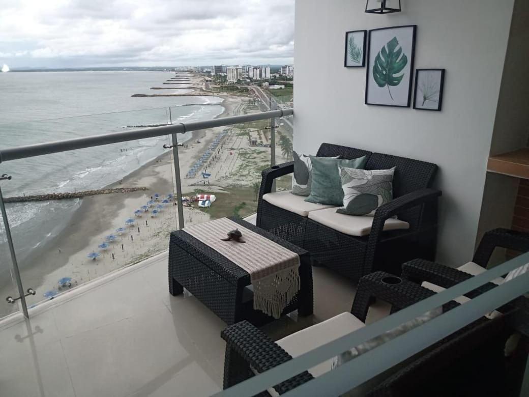 Amplios Aptos de Lujo Frente a la Playa a 5 Minutos del Centro y del Aeropuerto, en Edificio con Piscina, Jacuzzi, Sauna, Gimnasio, Turco y Seguridad las 2