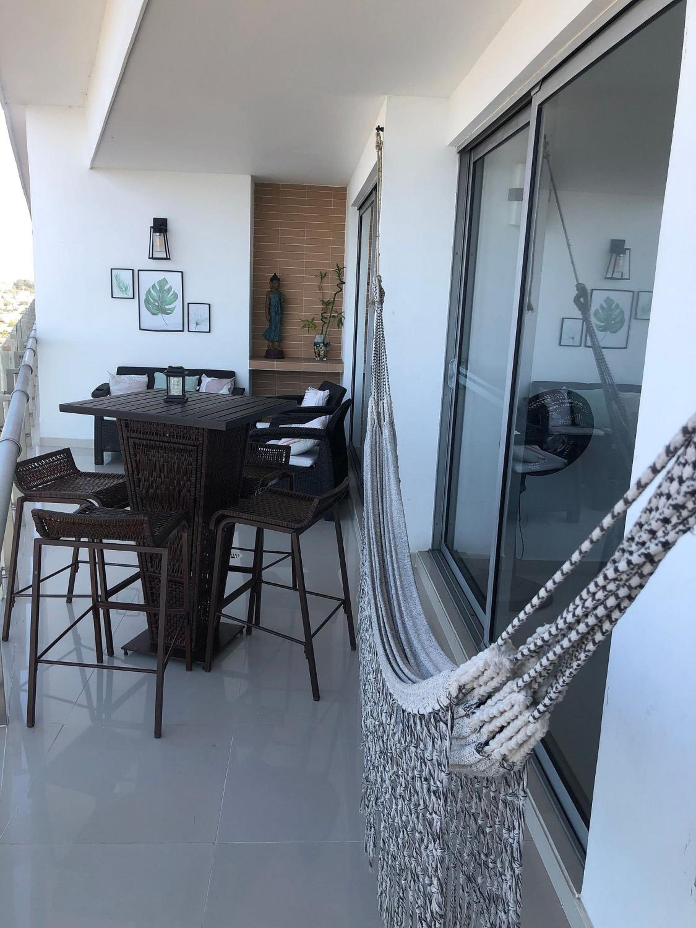 Amplios Aptos de Lujo Frente a la Playa a 5 Minutos del Centro y del Aeropuerto, en Edificio con Piscina, Jacuzzi, Sauna, Gimnasio, Turco y Seguridad las 2