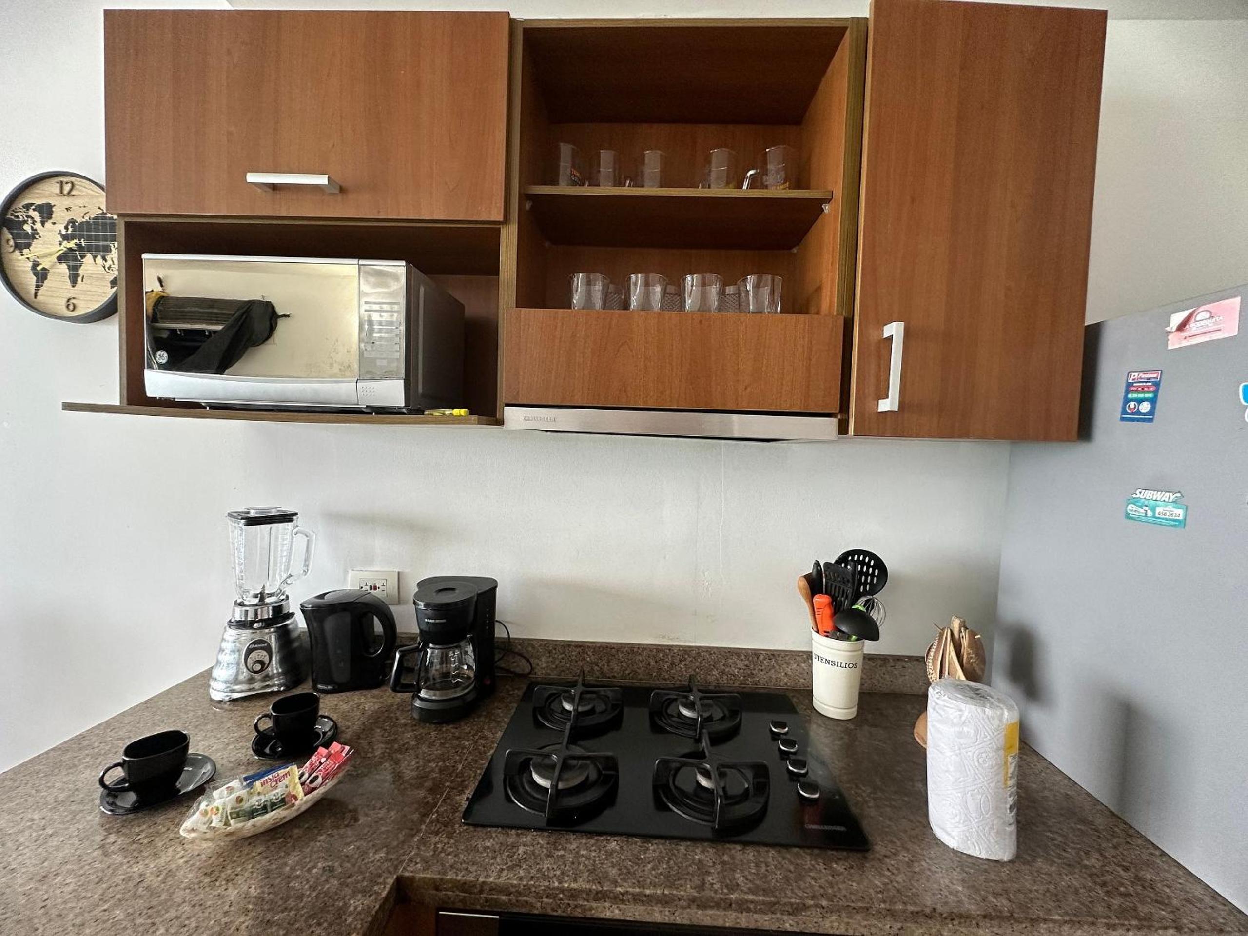 Amplios Aptos de Lujo Frente a la Playa a 5 Minutos del Centro y del Aeropuerto, en Edificio con Piscina, Jacuzzi, Sauna, Gimnasio, Turco y Seguridad las 2