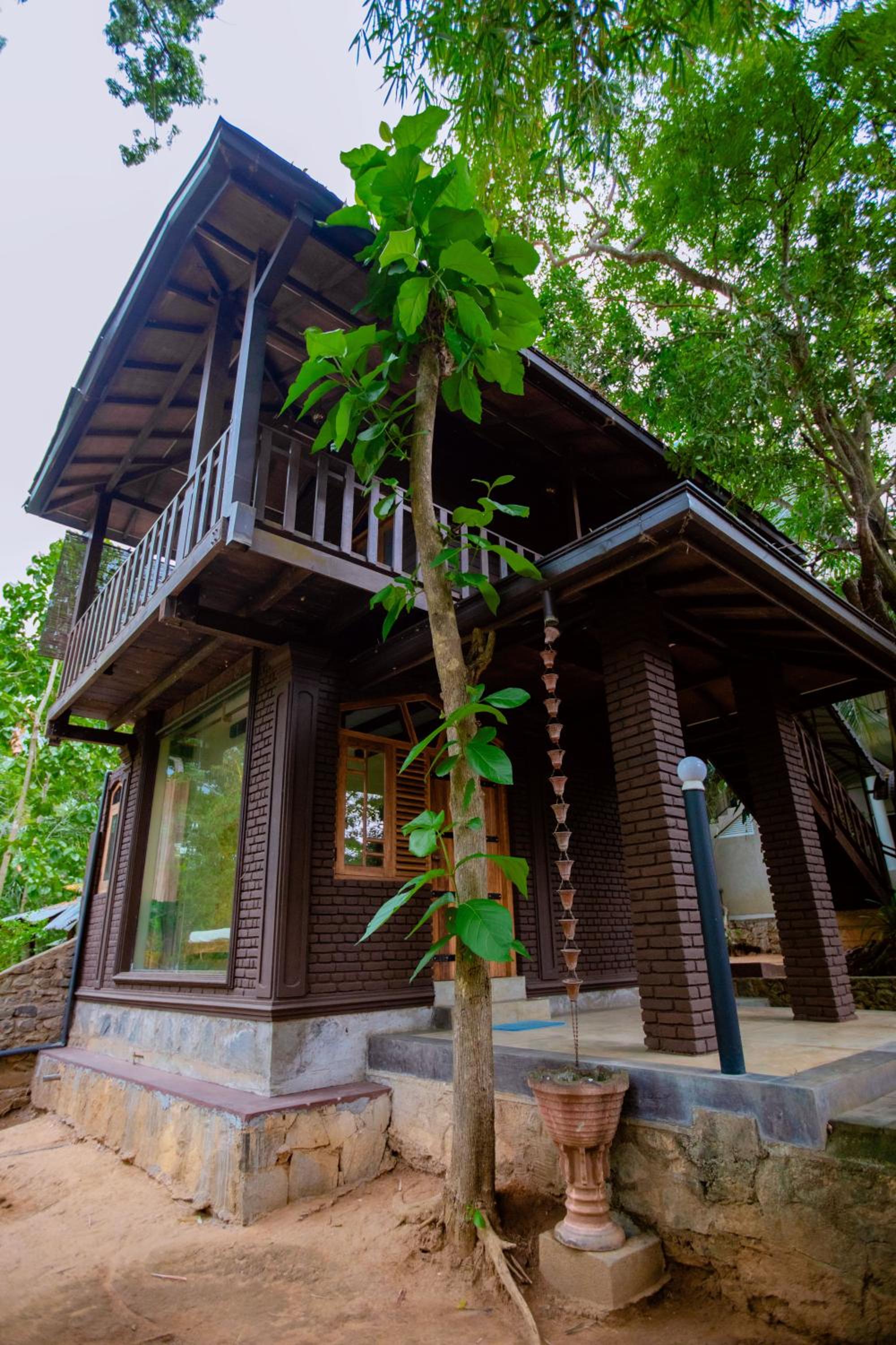 Yala River Face Inn