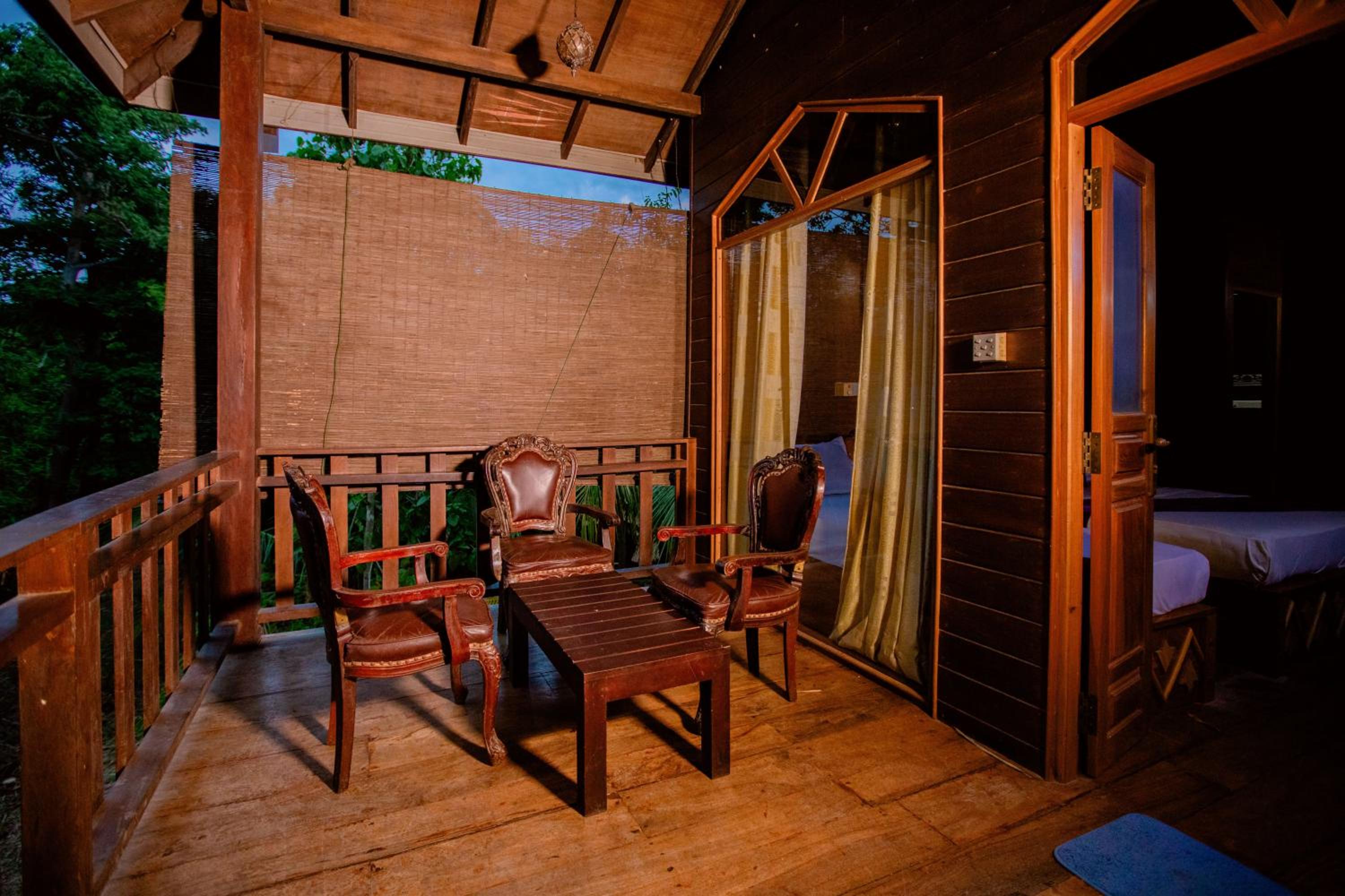 Yala River Face Inn