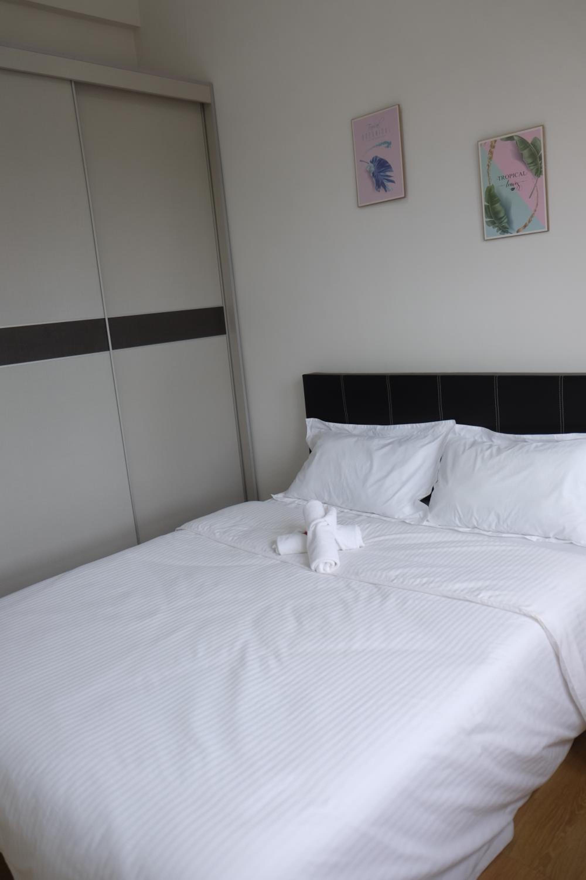 Cityview 2BR Country Garden Danga Bay - Natol