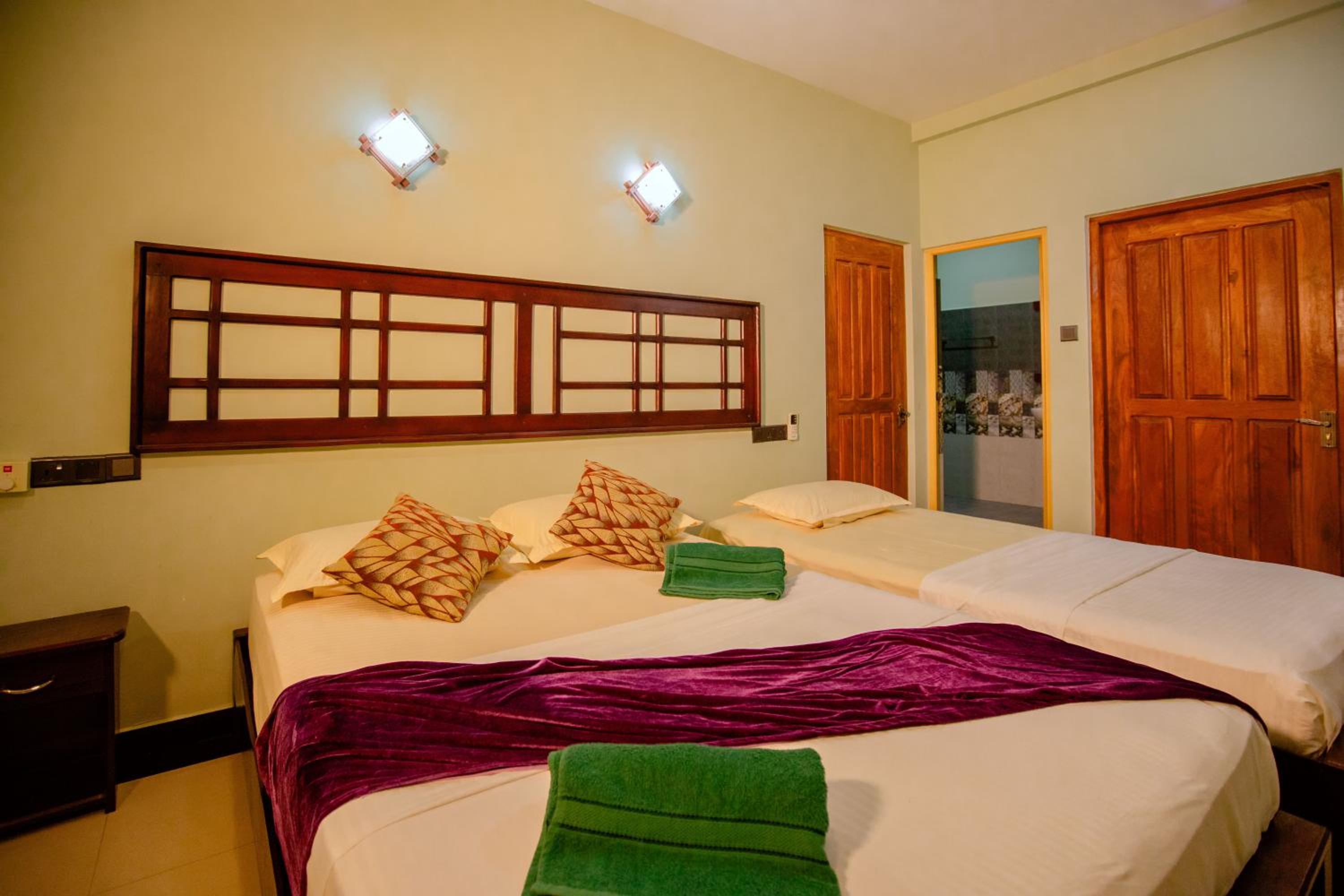 Yala River Face Inn