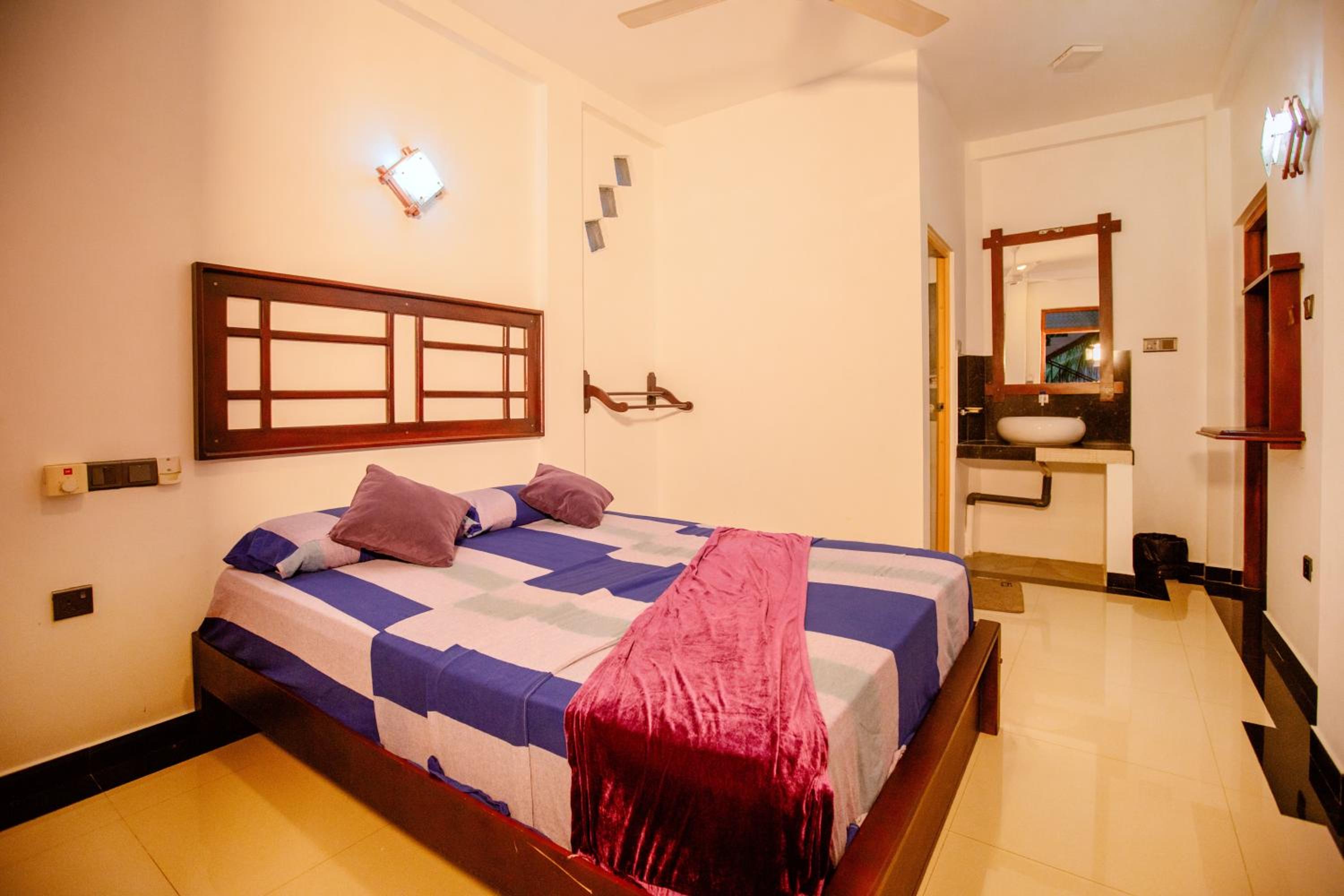 Yala River Face Inn