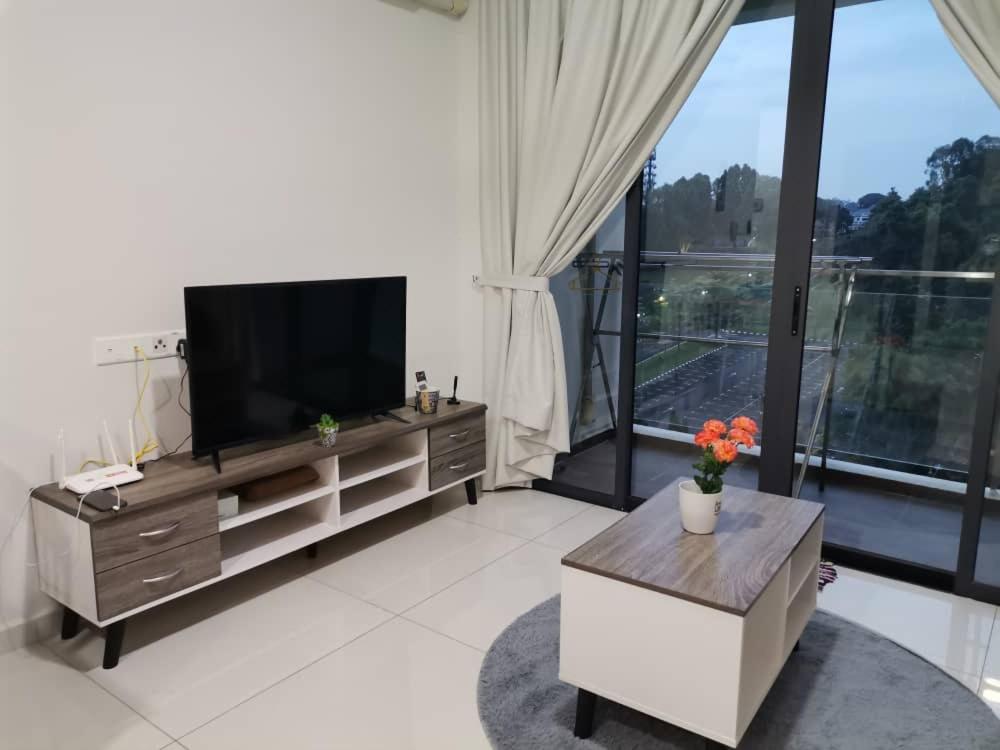 Cityview 2BR Country Garden Danga Bay - Natol