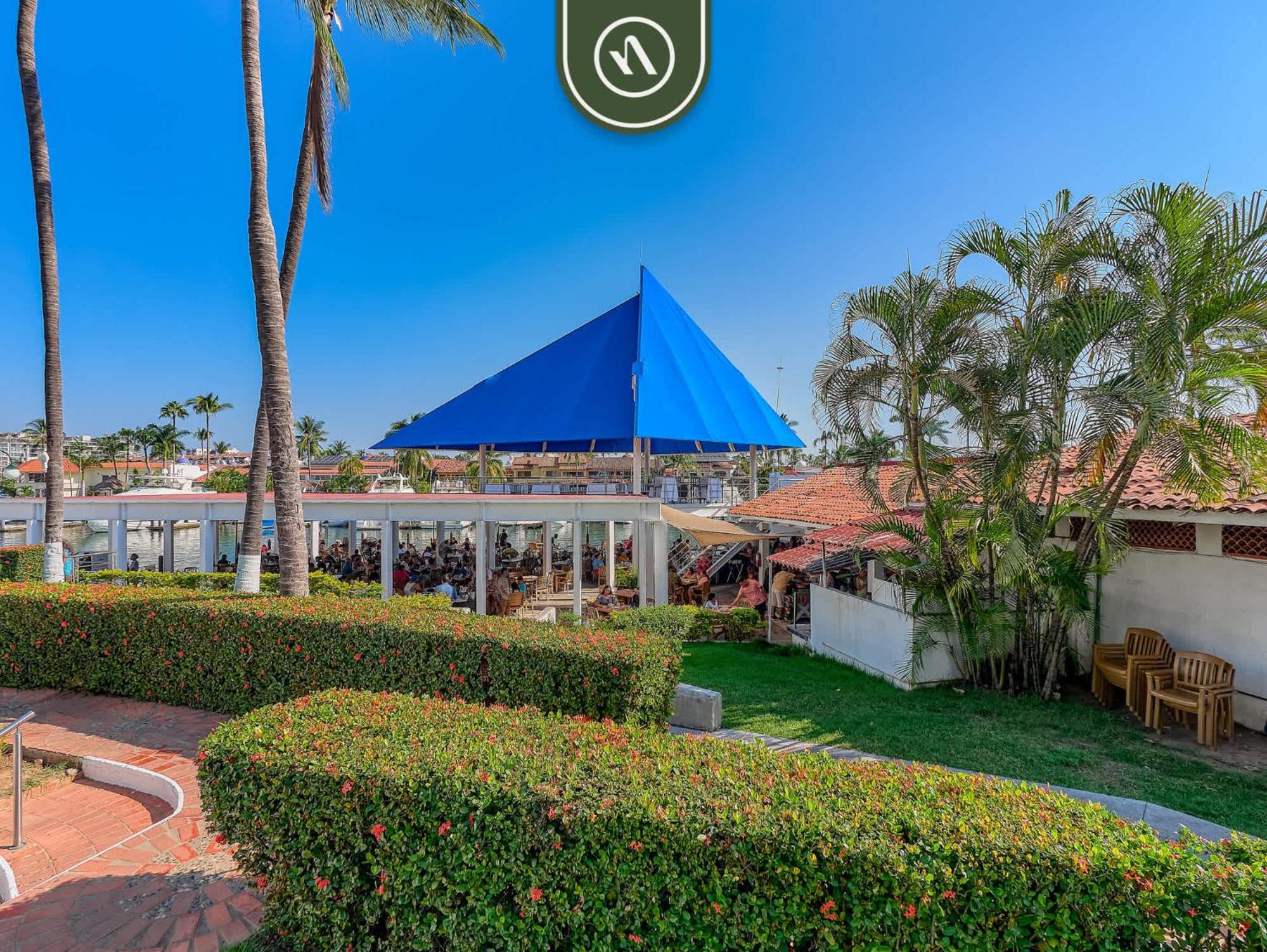 2 BR Condo in Hotel - Beach - Pools - Kids Club