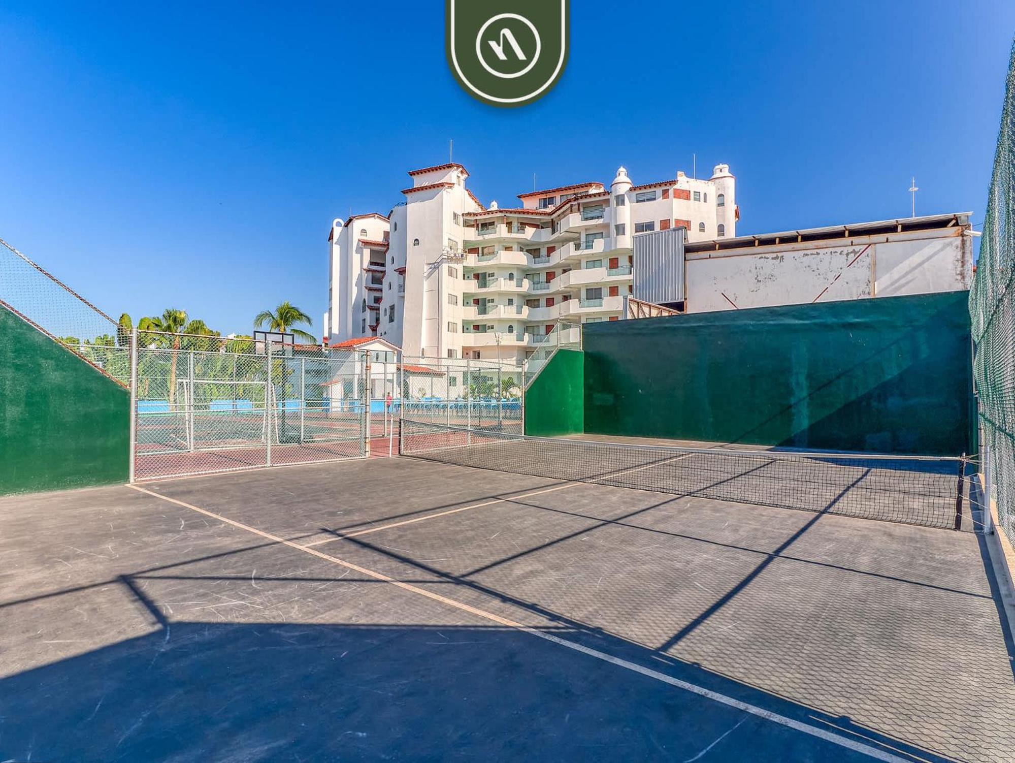 2 BR Condo in Hotel - Beach - Pools - Kids Club