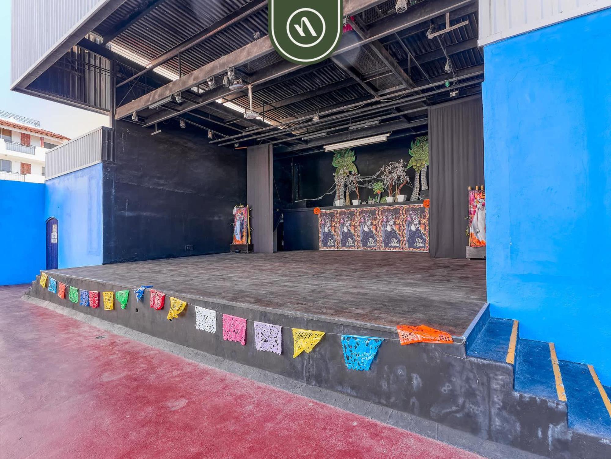 2 BR Condo in Hotel - Beach - Pools - Kids Club