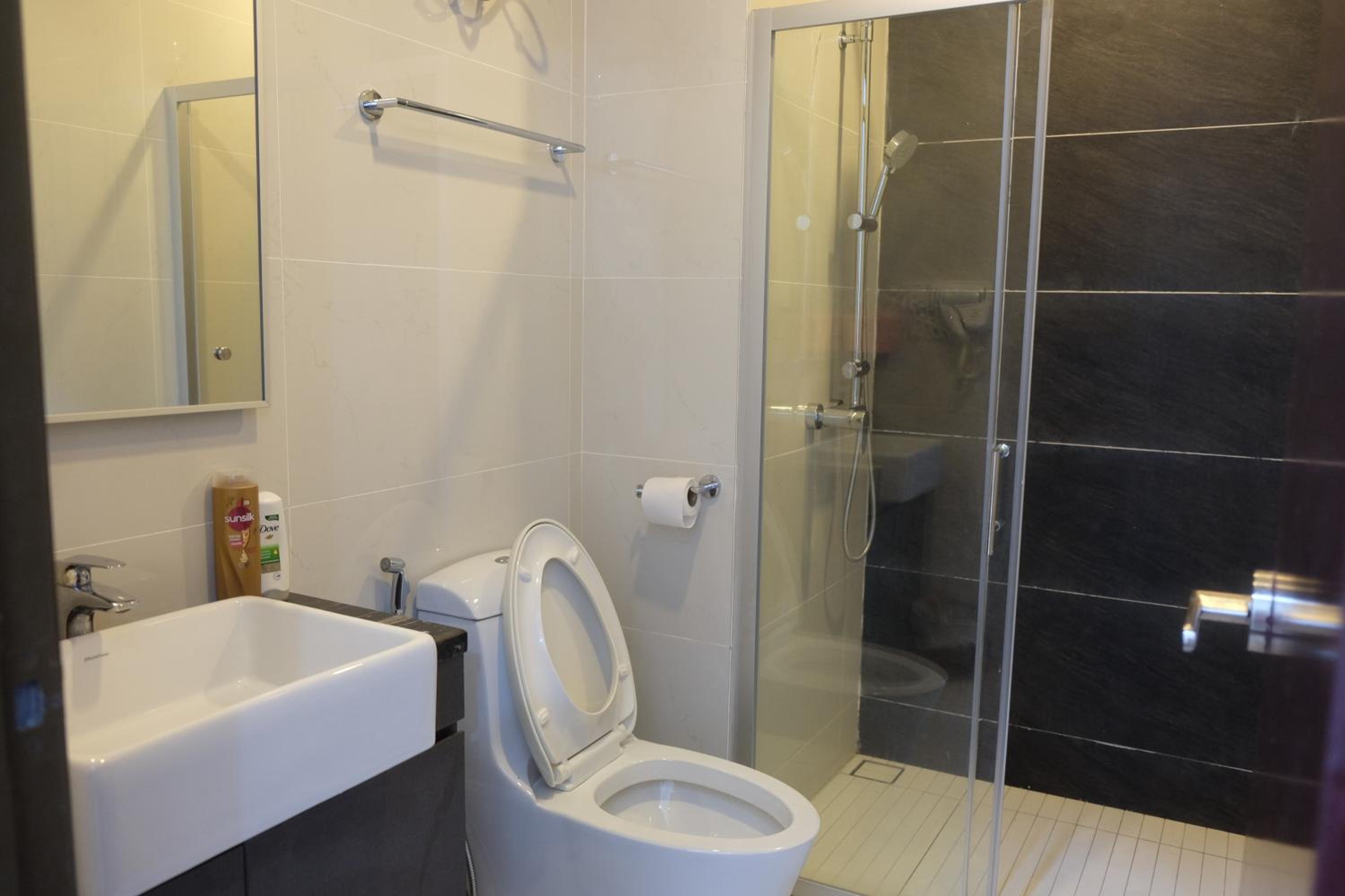 Cityview 2BR Country Garden Danga Bay - Natol