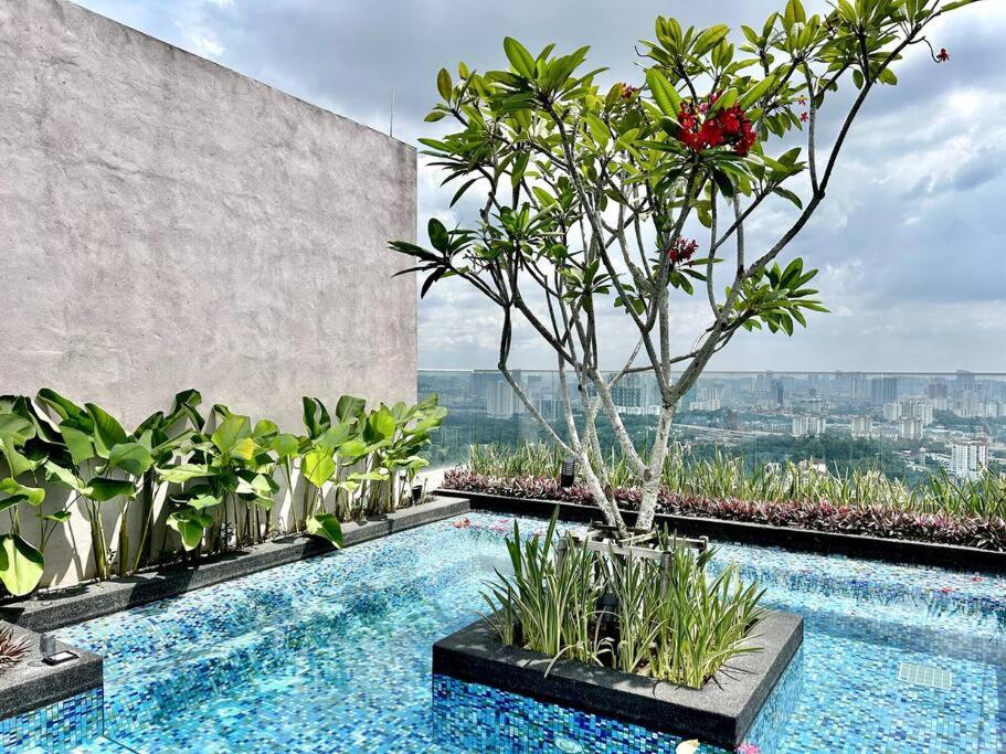 KL Sentral-Pool,Netflix,Gym,Monorail,Coworking,2pax
