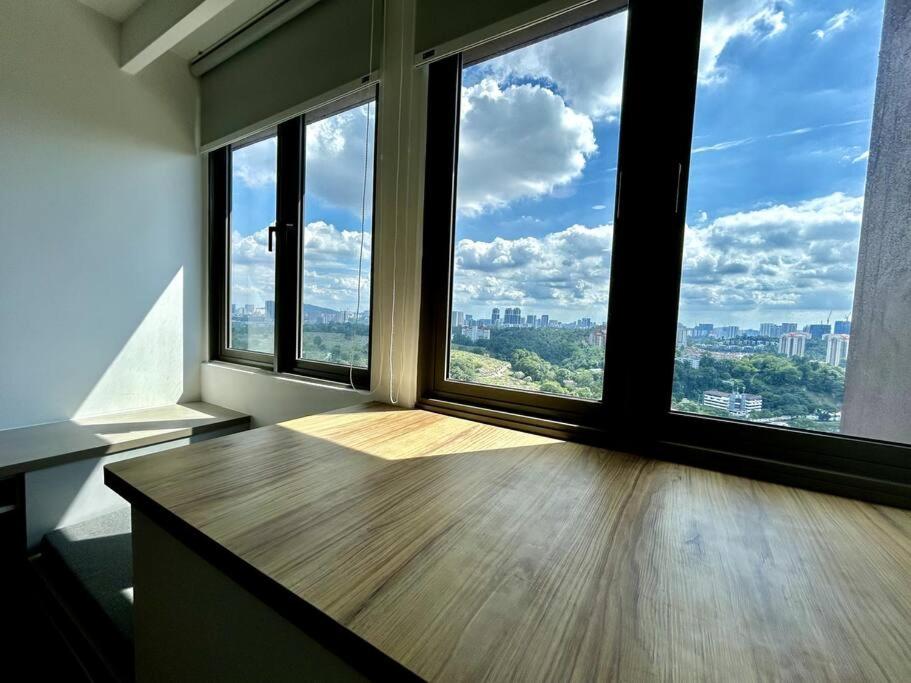 KL Sentral-Pool,Netflix,Gym,Monorail,Coworking,2pax