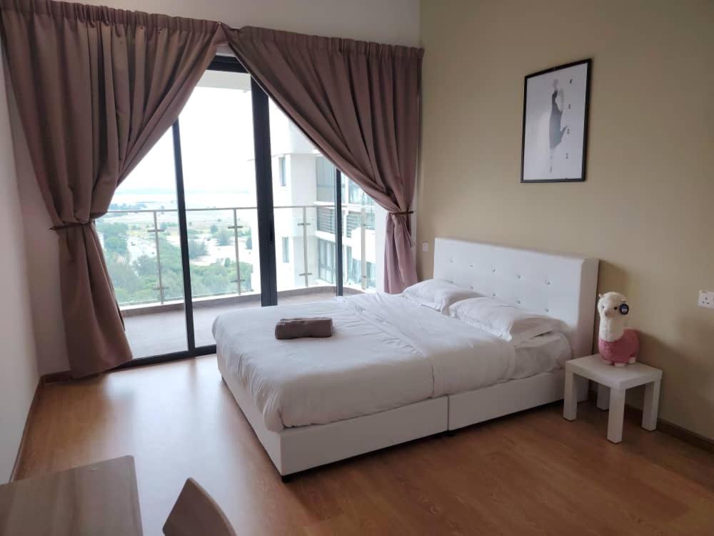 Sea View Country Garden Danga bay 3BR By Natol