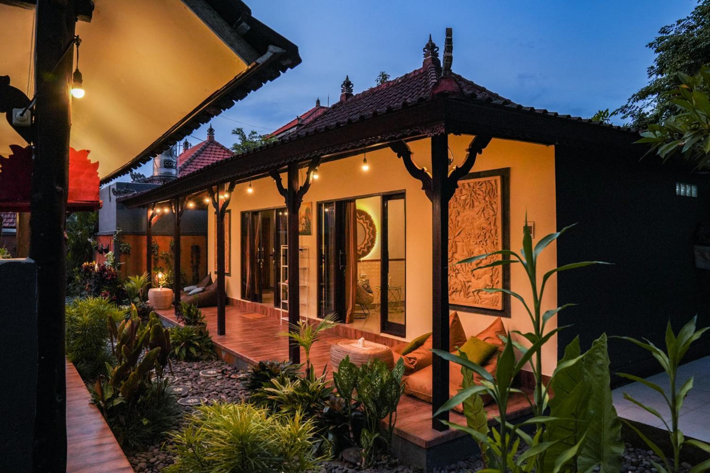 2BDR Classic Villa + Pool, Garden, Kitchen, Pond view 3