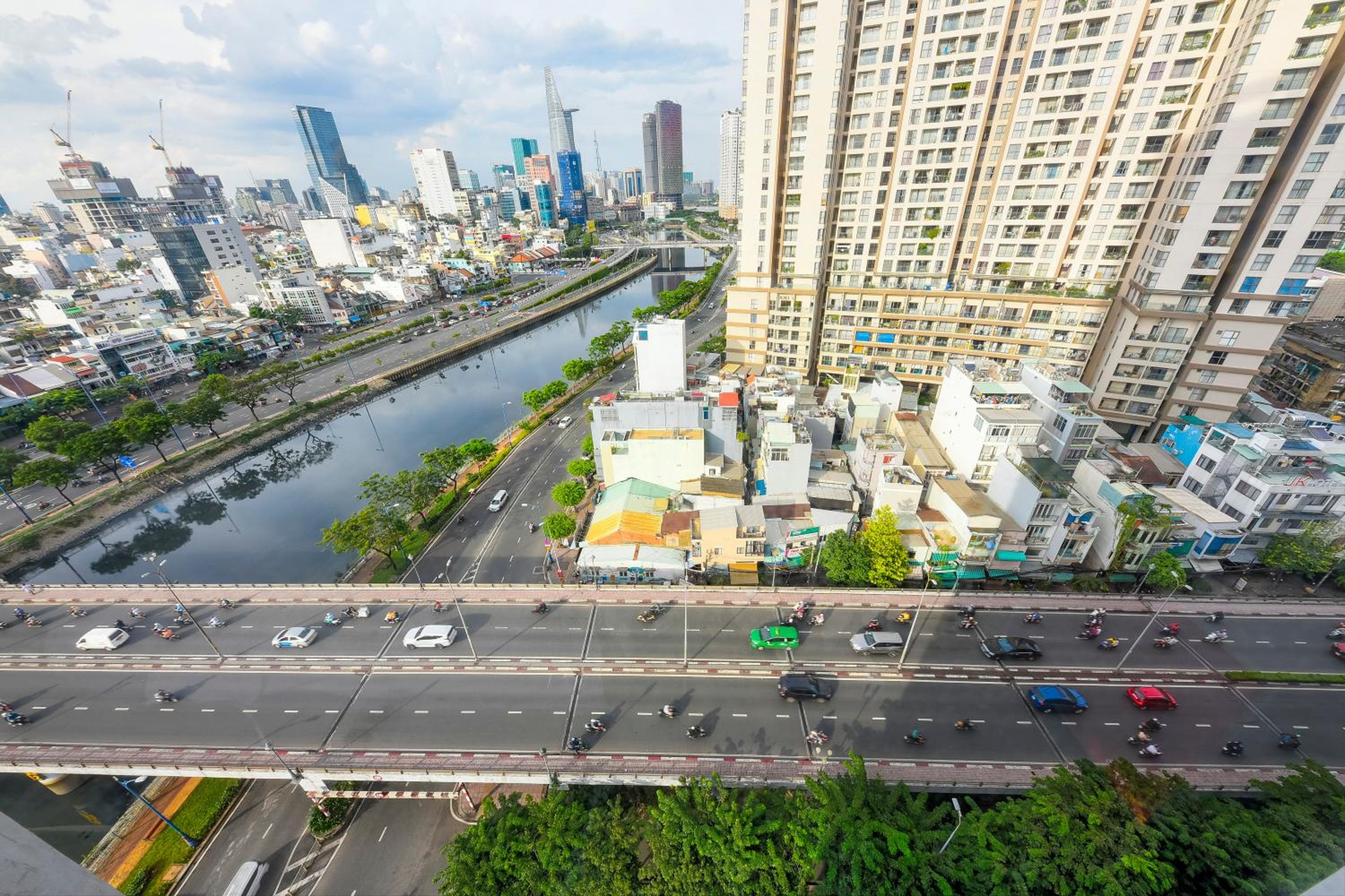 Sài Gòn Quận 4 - Căn Hộ Rivergate, Miễn Phí Hồ Bơi