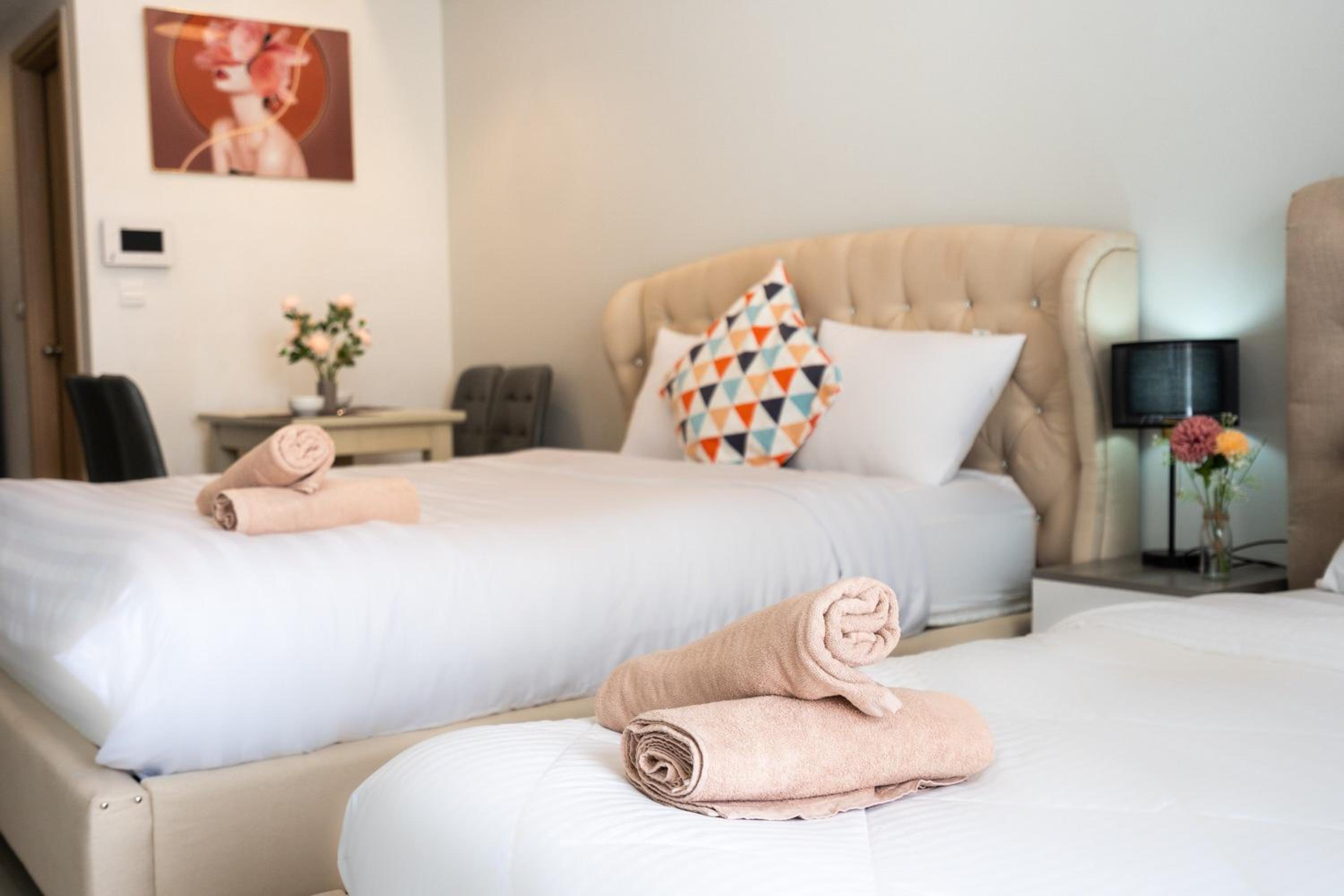 Sài Gòn Quận 4 - Căn Hộ Rivergate, Miễn Phí Hồ Bơi