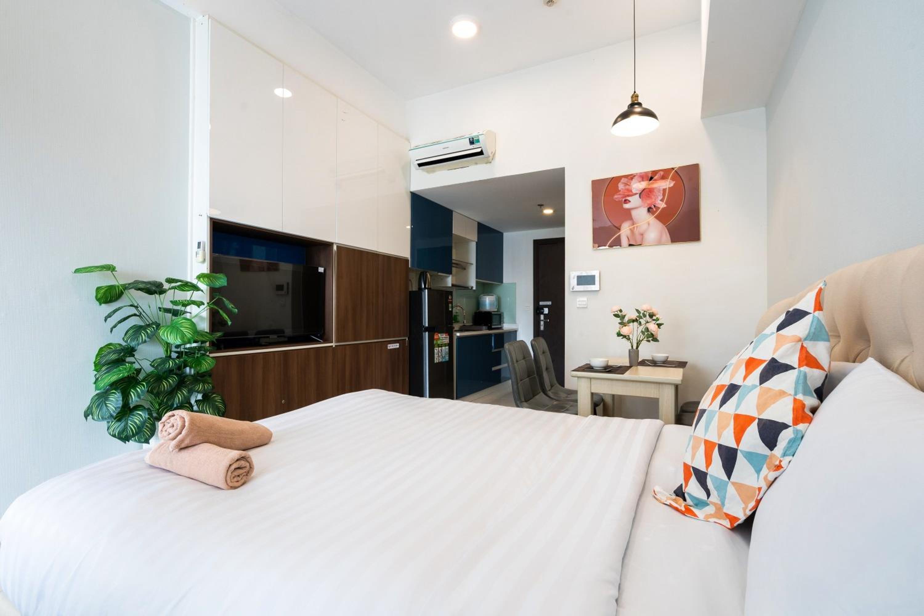 Sài Gòn Quận 4 - Căn Hộ Rivergate, Miễn Phí Hồ Bơi