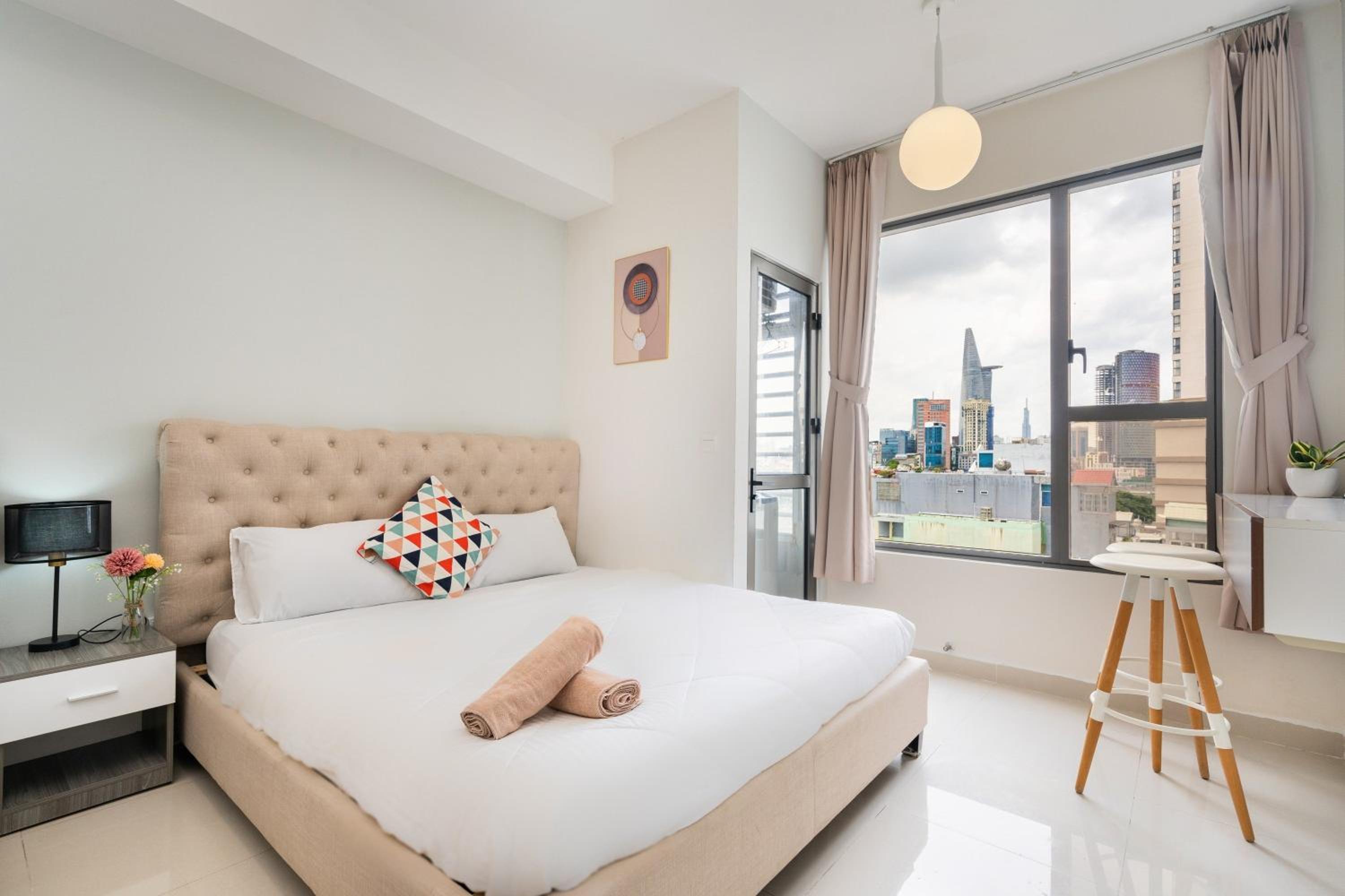Sài Gòn Quận 4 - Căn Hộ Rivergate, Miễn Phí Hồ Bơi