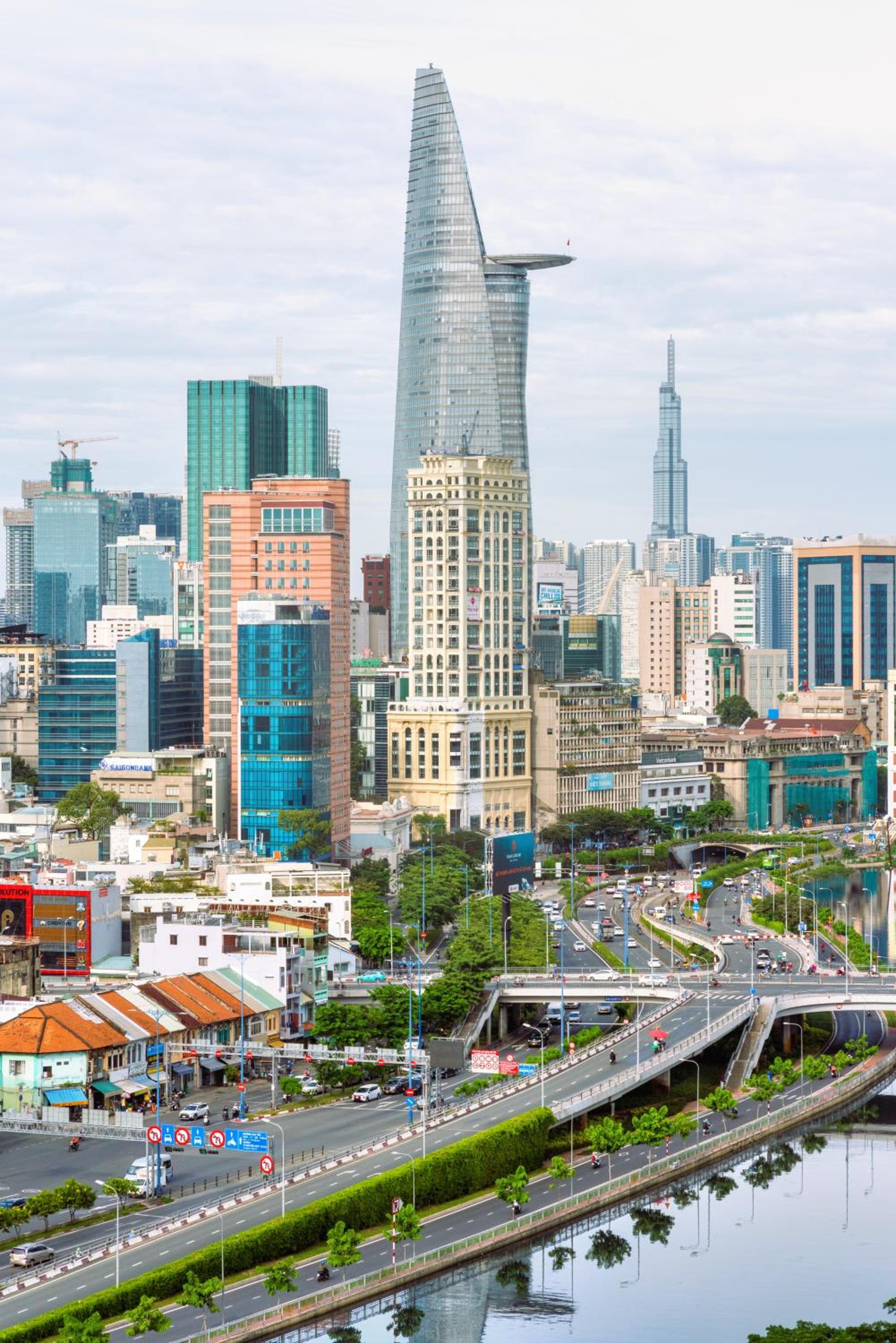 Sài Gòn Quận 4 - Căn Hộ Rivergate, Miễn Phí Hồ Bơi