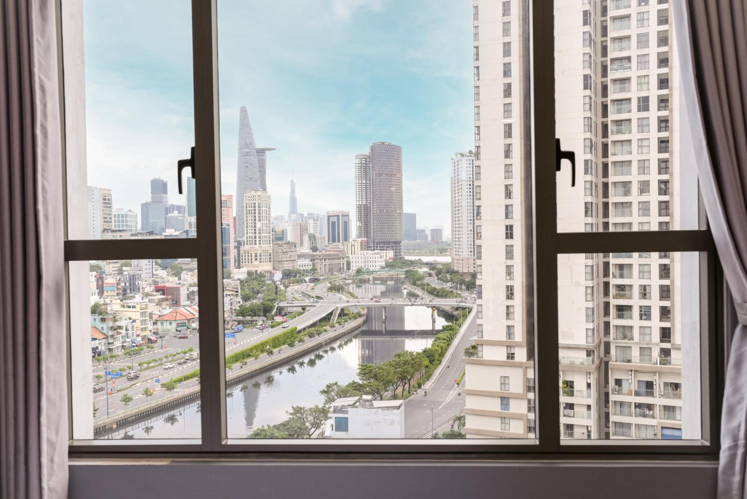 Sài Gòn Quận 4 - Căn Hộ Rivergate, Miễn Phí Hồ Bơi