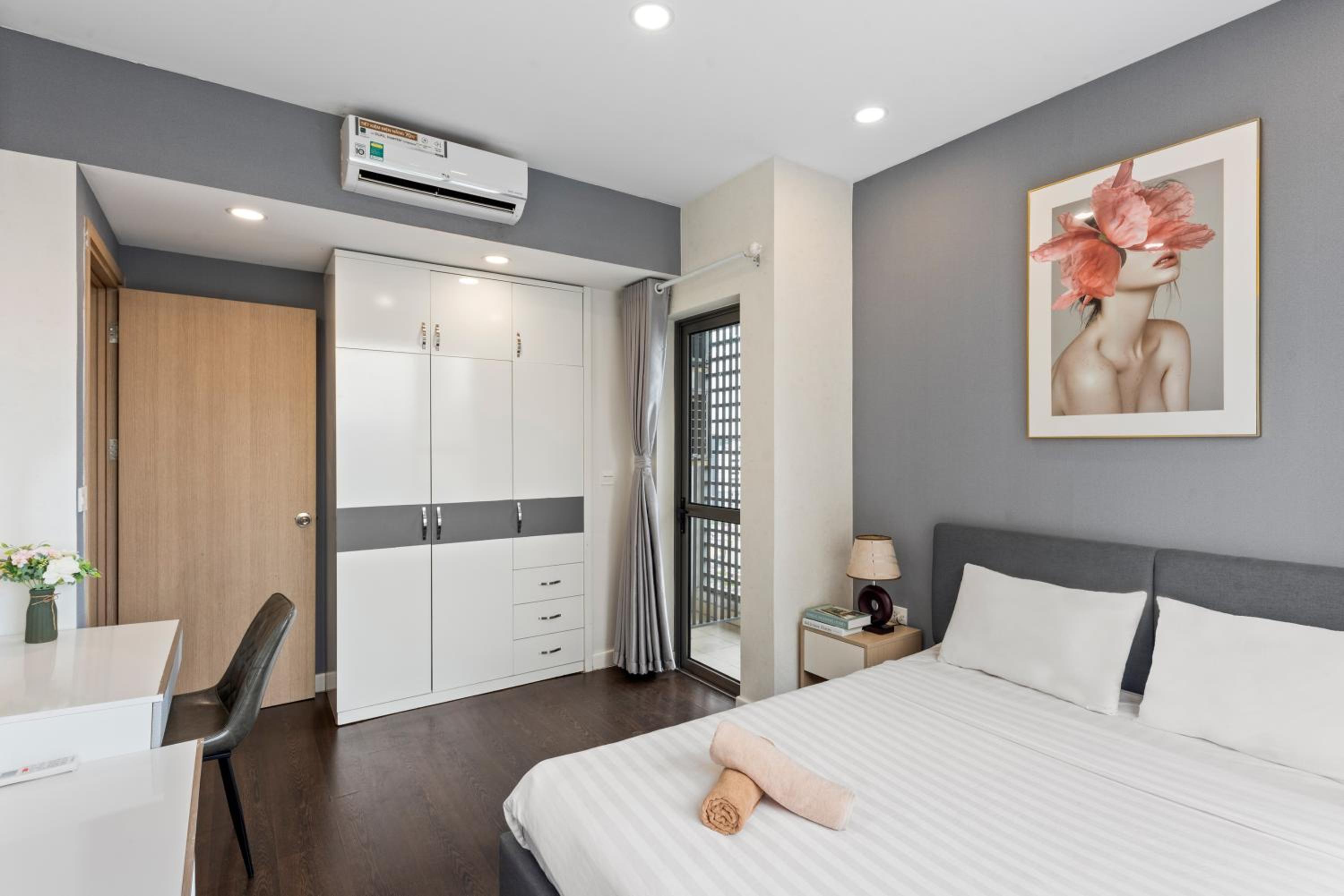 Sài Gòn Quận 4 - Căn Hộ Rivergate, Miễn Phí Hồ Bơi