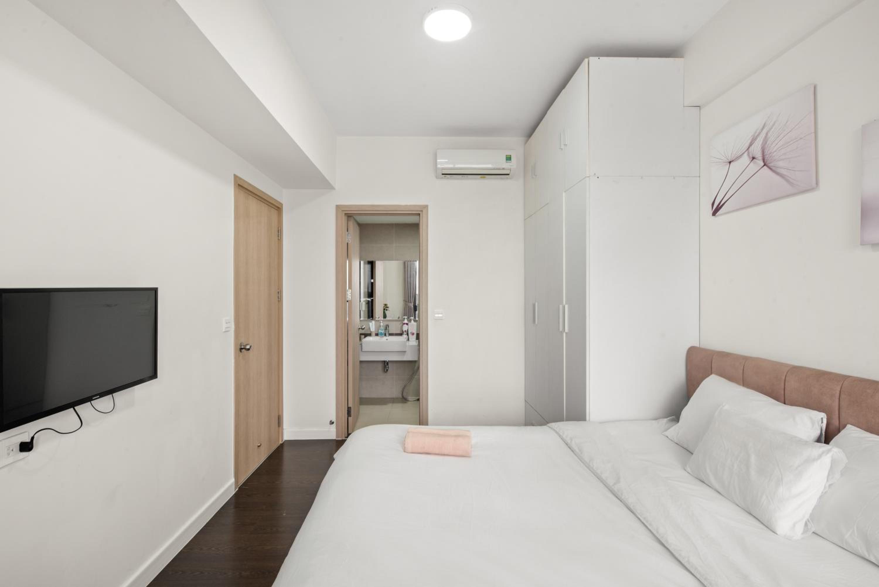 Sài Gòn Quận 4 - Căn Hộ Rivergate, Miễn Phí Hồ Bơi