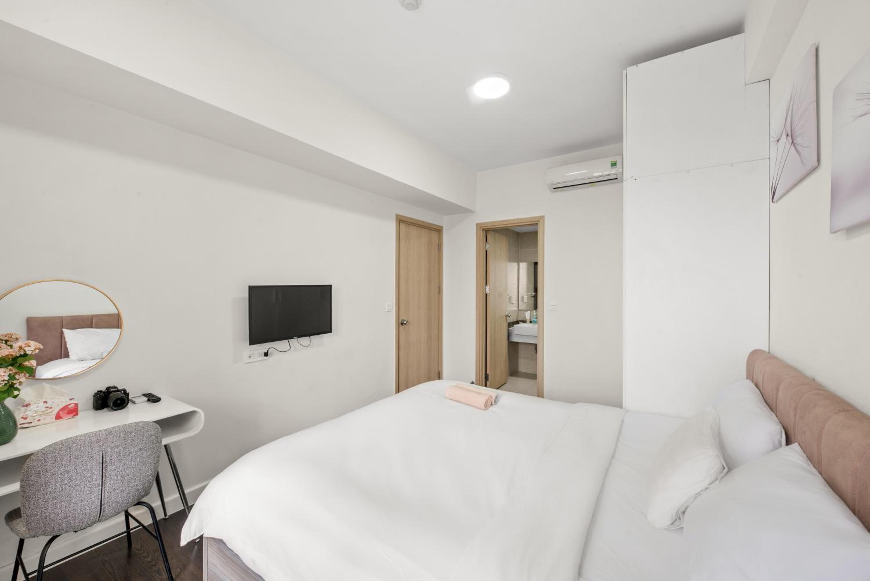 Sài Gòn Quận 4 - Căn Hộ Rivergate, Miễn Phí Hồ Bơi