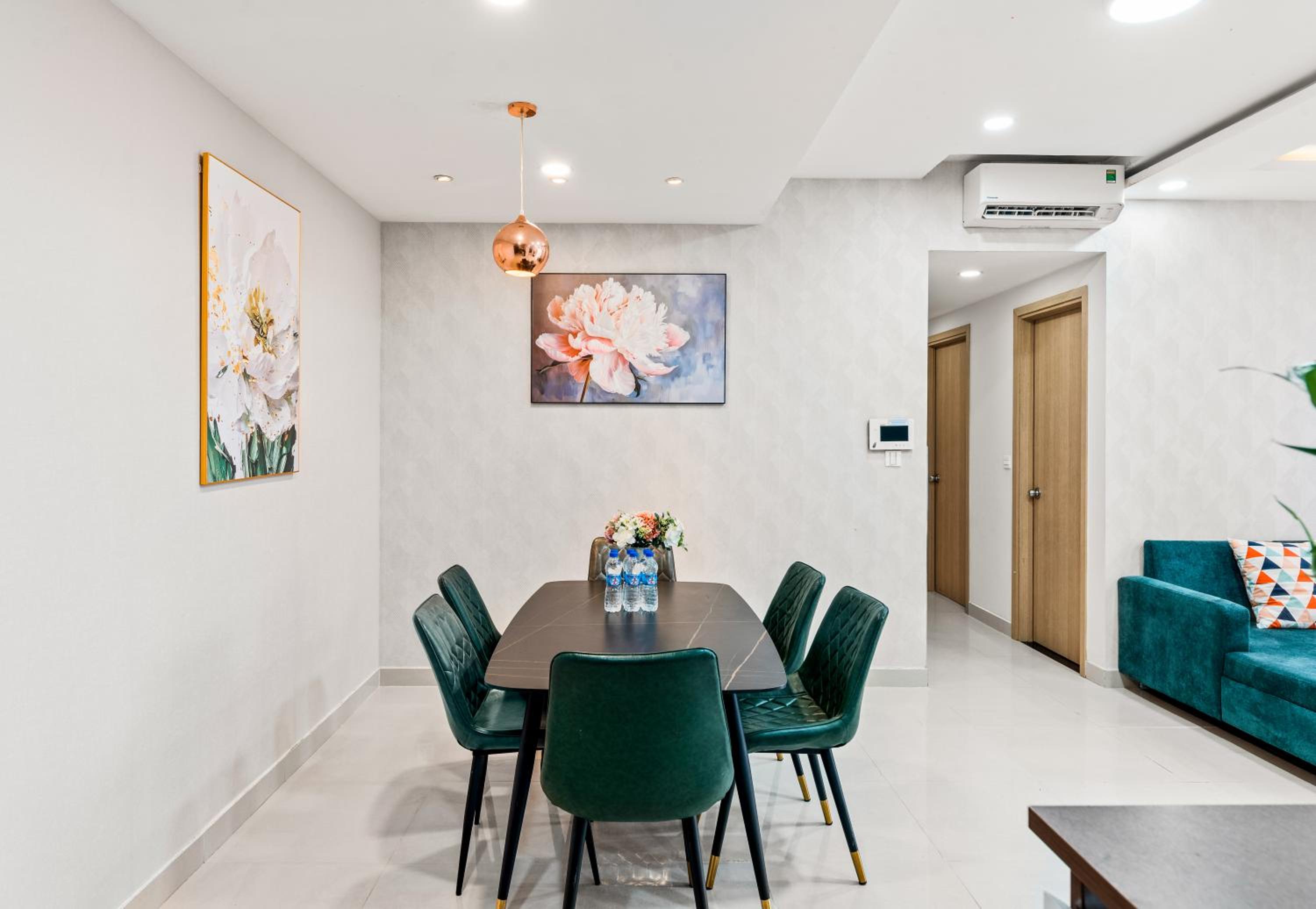 Sài Gòn Quận 4 - Căn Hộ Rivergate, Miễn Phí Hồ Bơi