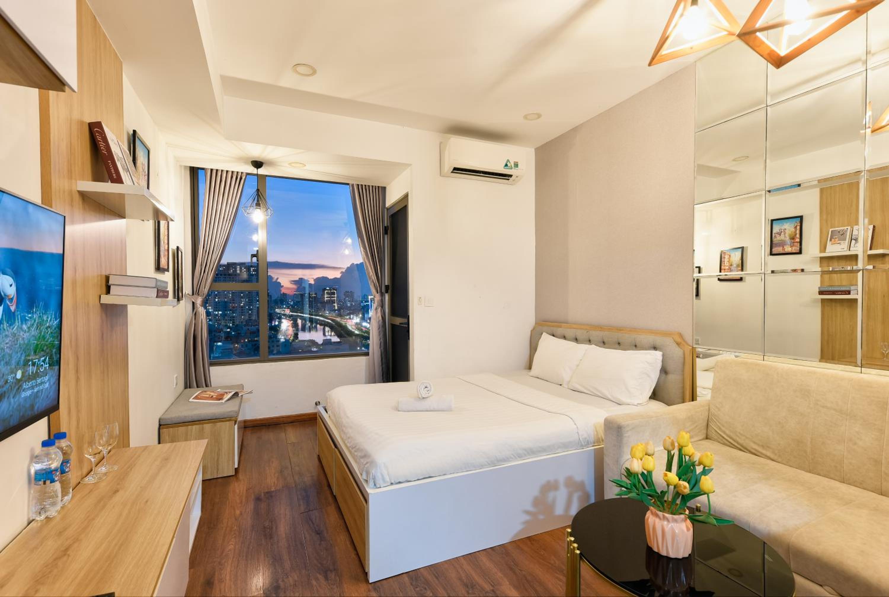 Sài Gòn Quận 4 - Căn Hộ Rivergate, Miễn Phí Hồ Bơi