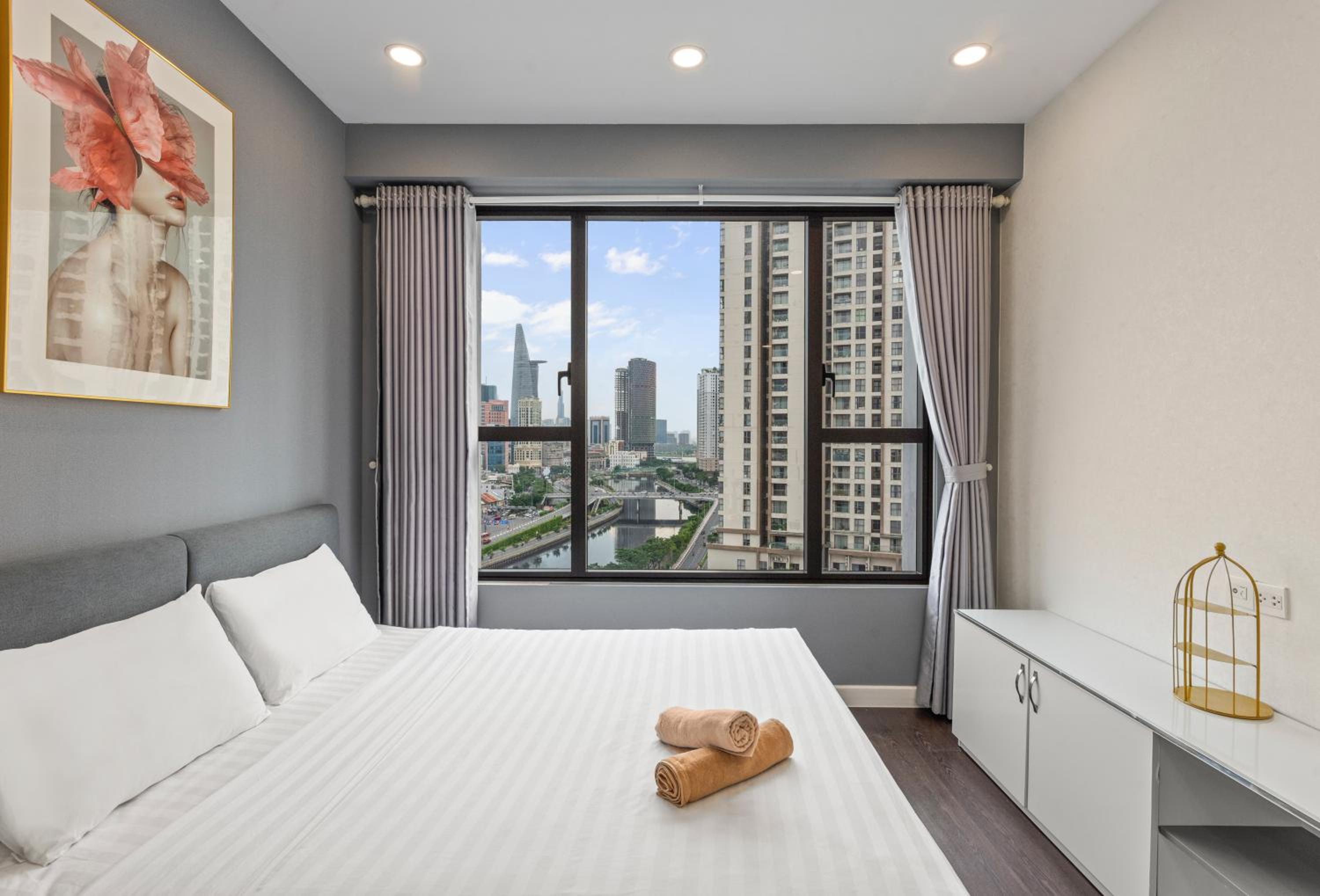 Sài Gòn Quận 4 - Căn Hộ Rivergate, Miễn Phí Hồ Bơi