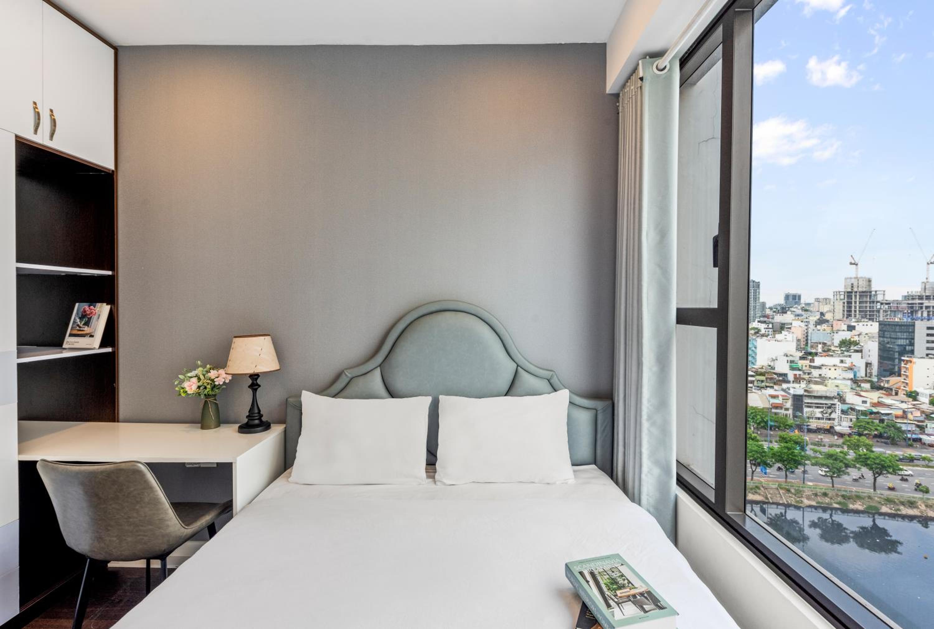Sài Gòn Quận 4 - Căn Hộ Rivergate, Miễn Phí Hồ Bơi