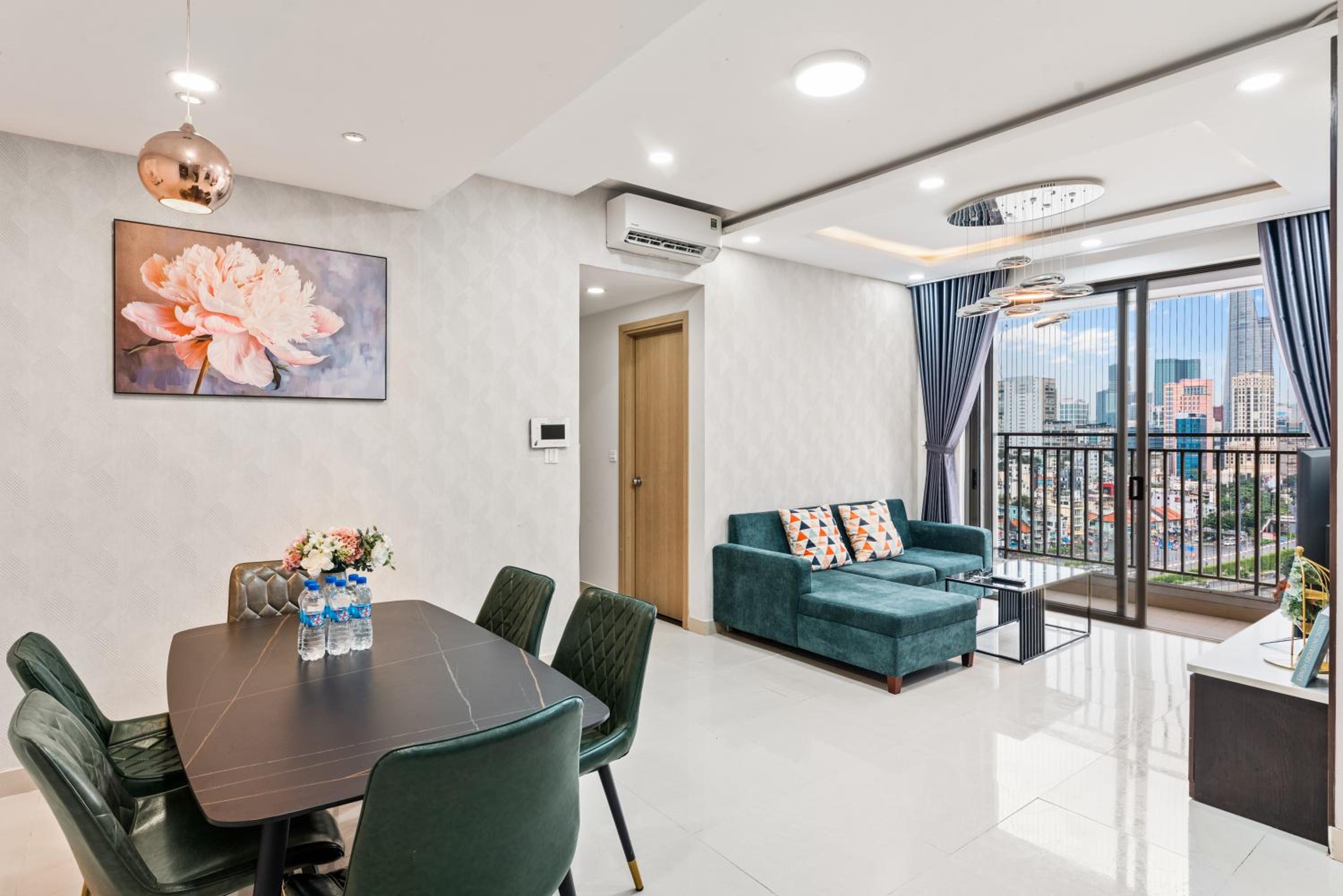 Sài Gòn Quận 4 - Căn Hộ Rivergate, Miễn Phí Hồ Bơi