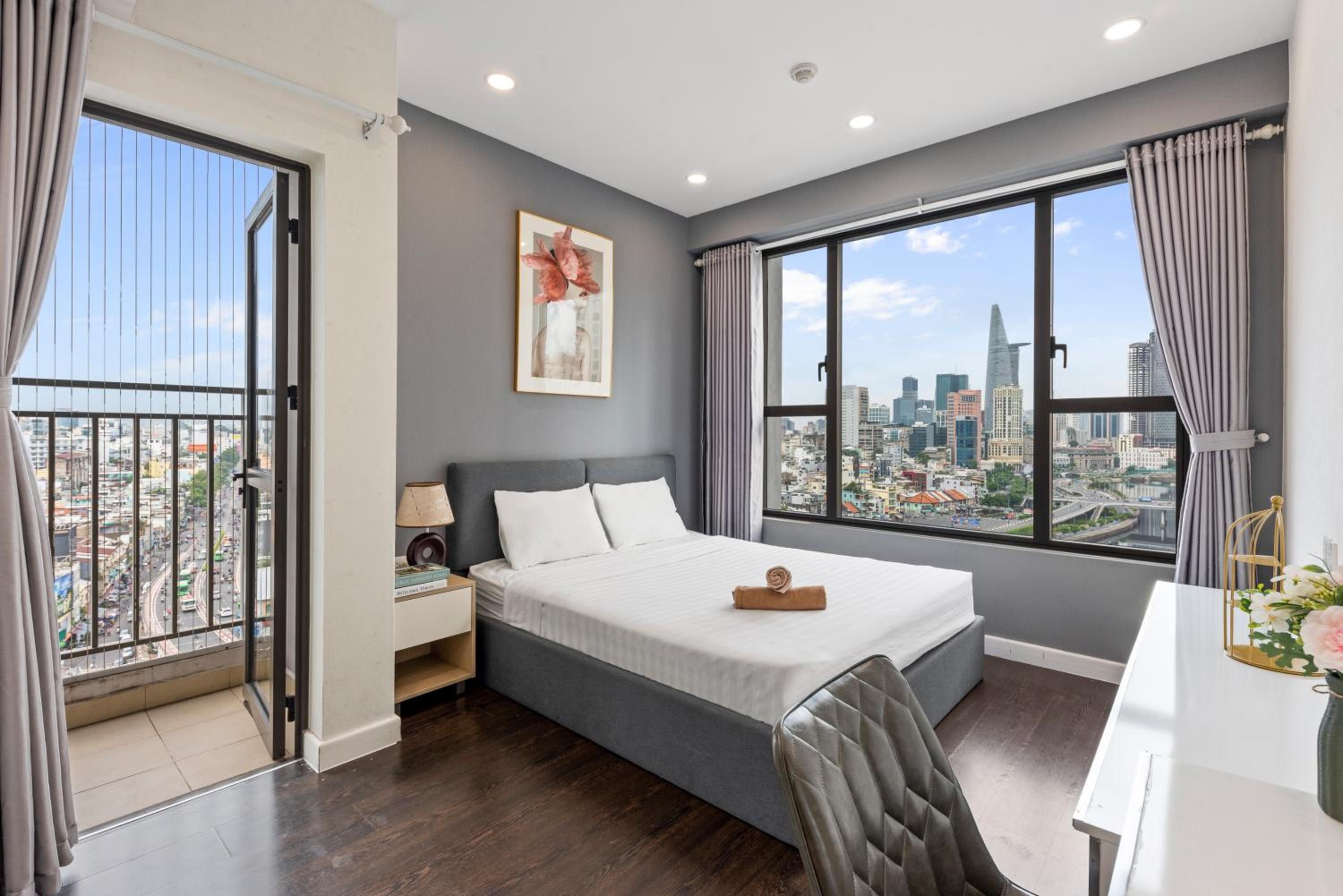 Sài Gòn Quận 4 - Căn Hộ Rivergate, Miễn Phí Hồ Bơi