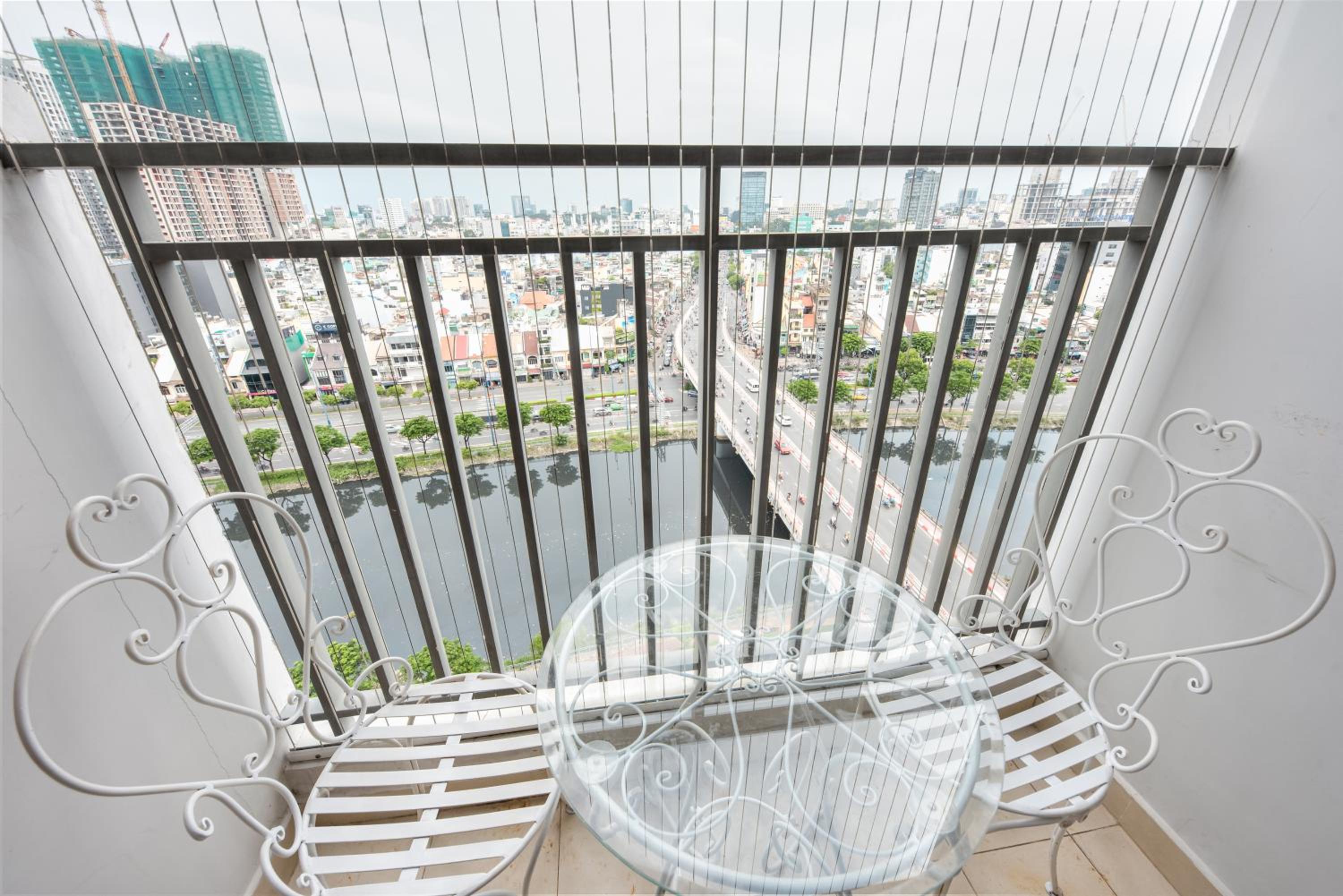 Sài Gòn Quận 4 - Căn Hộ Rivergate, Miễn Phí Hồ Bơi