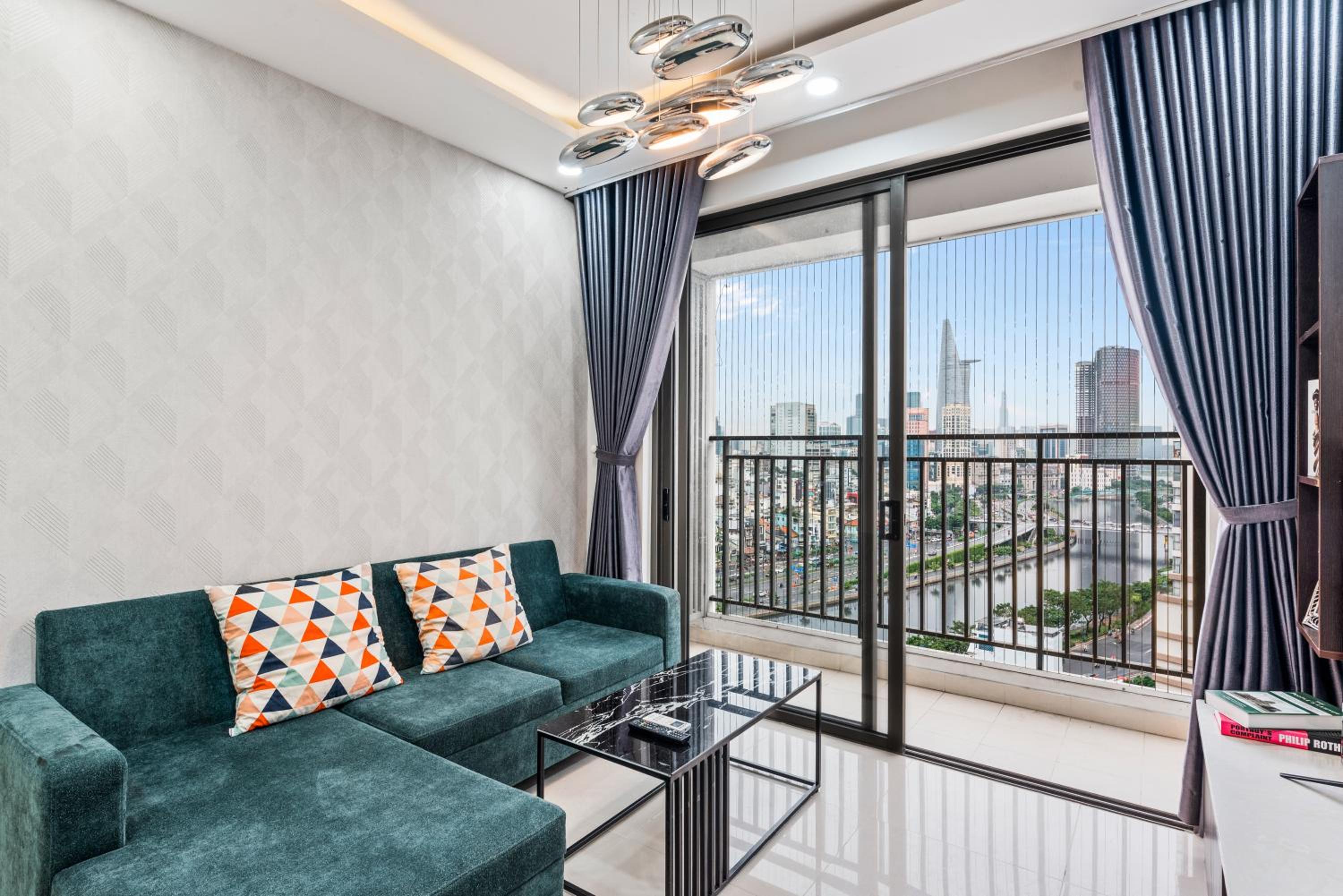 Sài Gòn Quận 4 - Căn Hộ Rivergate, Miễn Phí Hồ Bơi